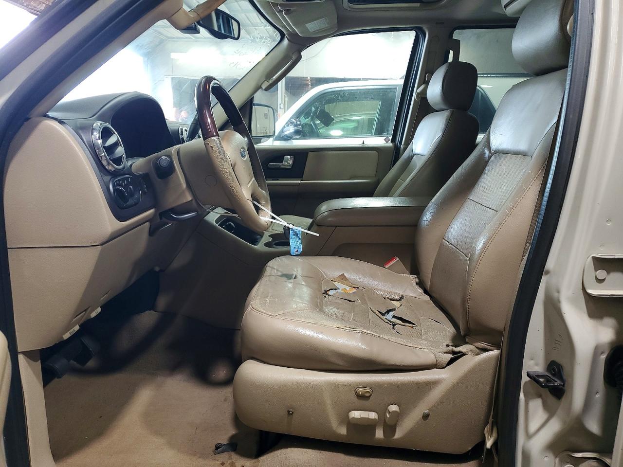 2005 Ford Expedition Limited White vin: 1FMFU19555LB09655