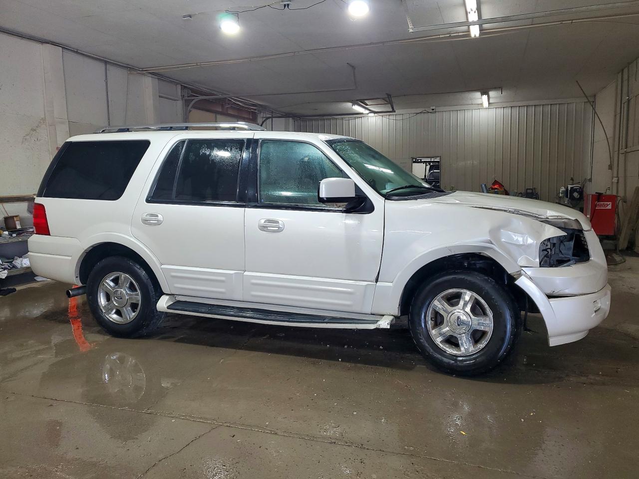 2005 Ford Expedition Limited White vin: 1FMFU19555LB09655