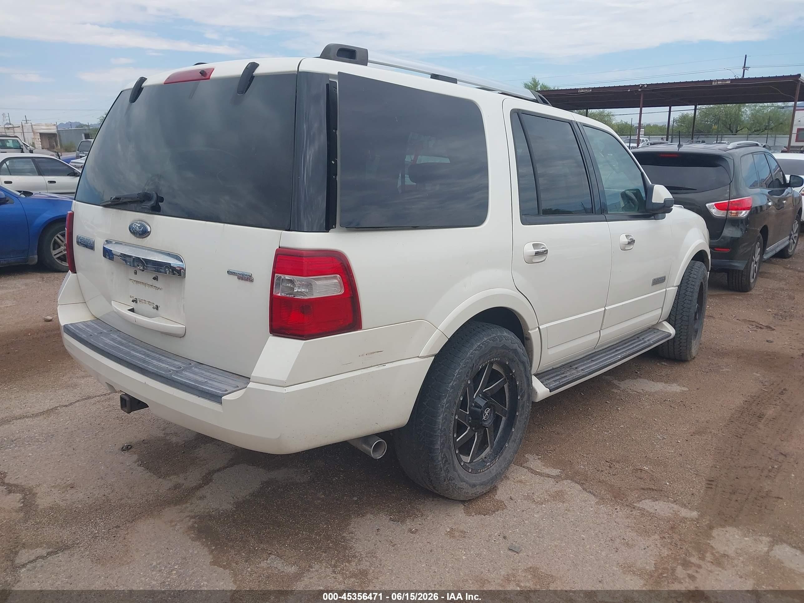 2008 Ford Expedition Limited Cream vin: 1FMFU19558LA25680