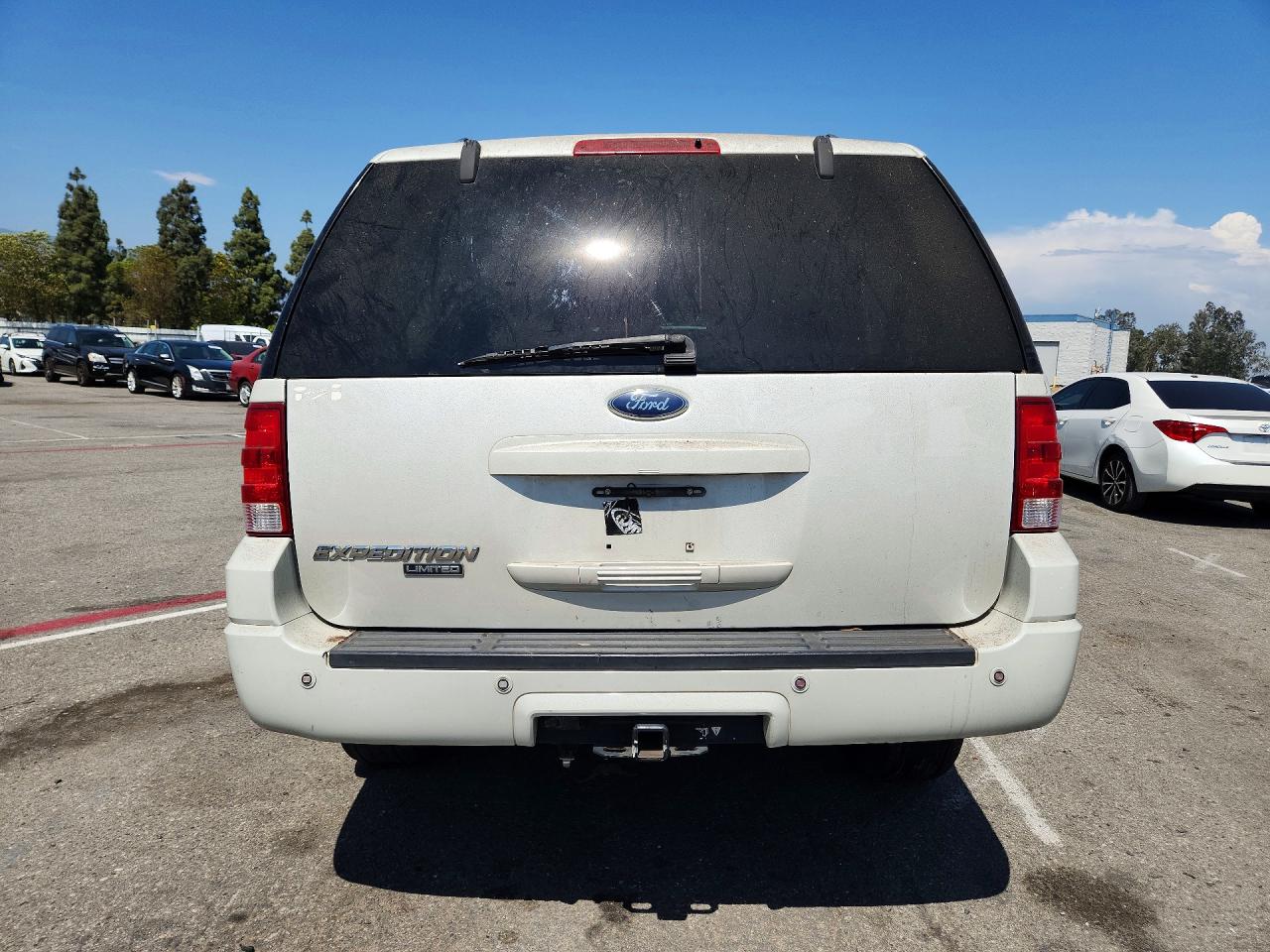 2006 Ford Expedition Limited White vin: 1FMFU19566LA99073