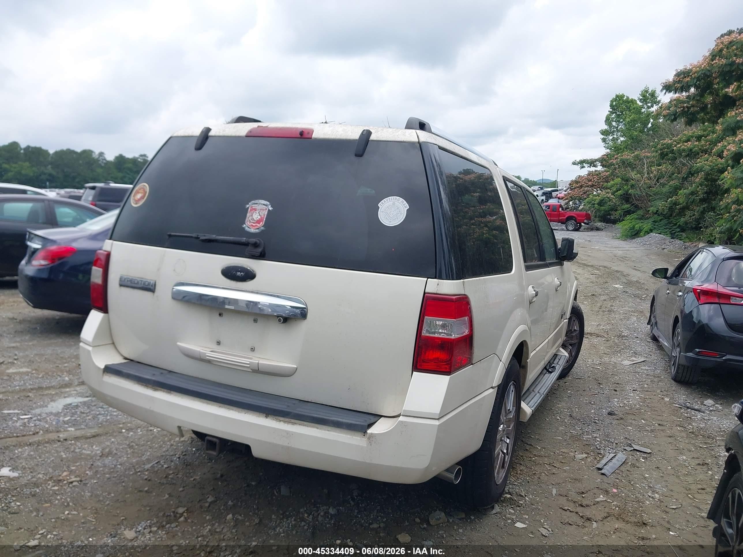2007 Ford Expedition Limited White vin: 1FMFU19567LA45242