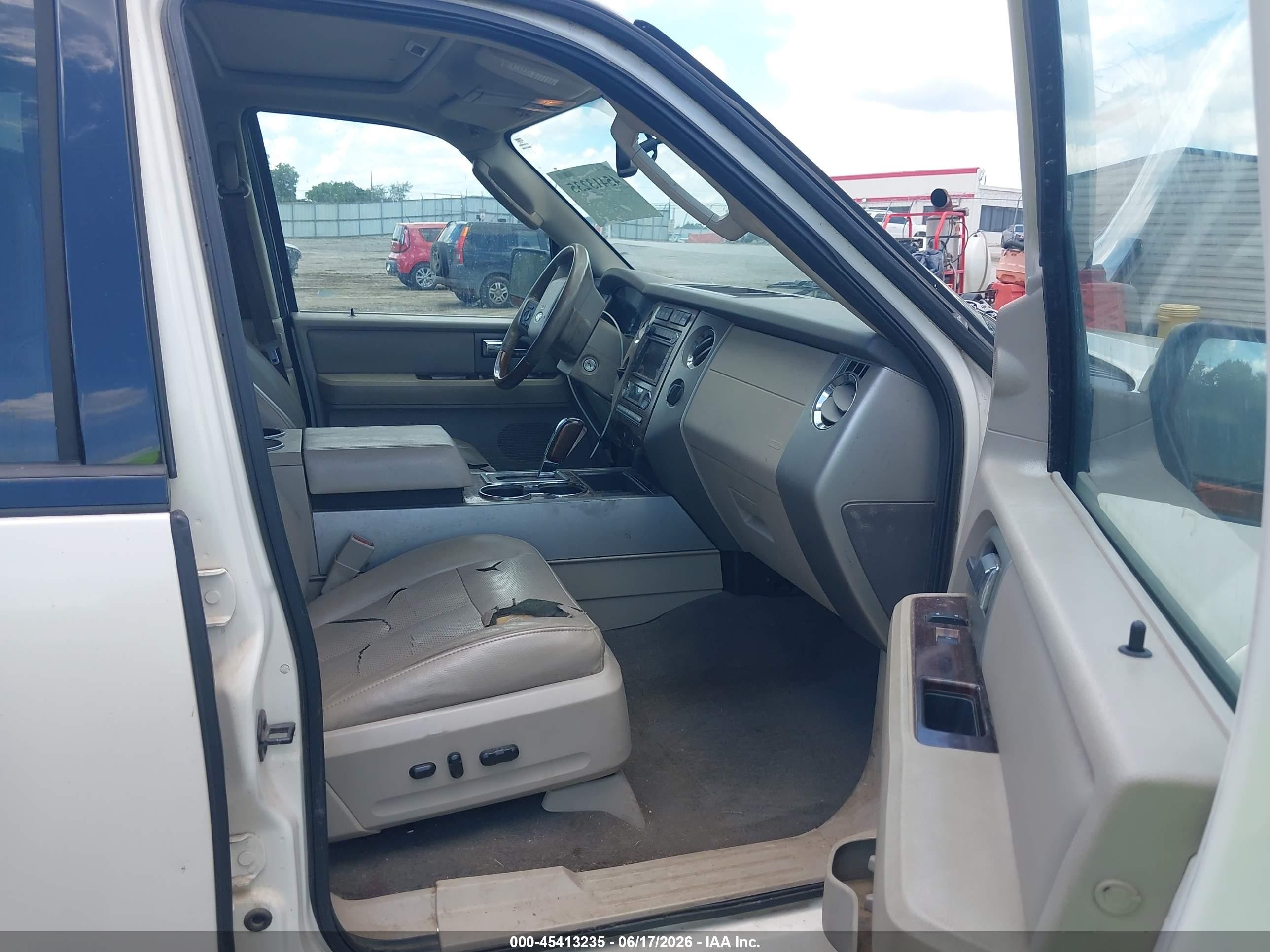 2008 Ford Expedition Limited Cream vin: 1FMFU19568LA00366