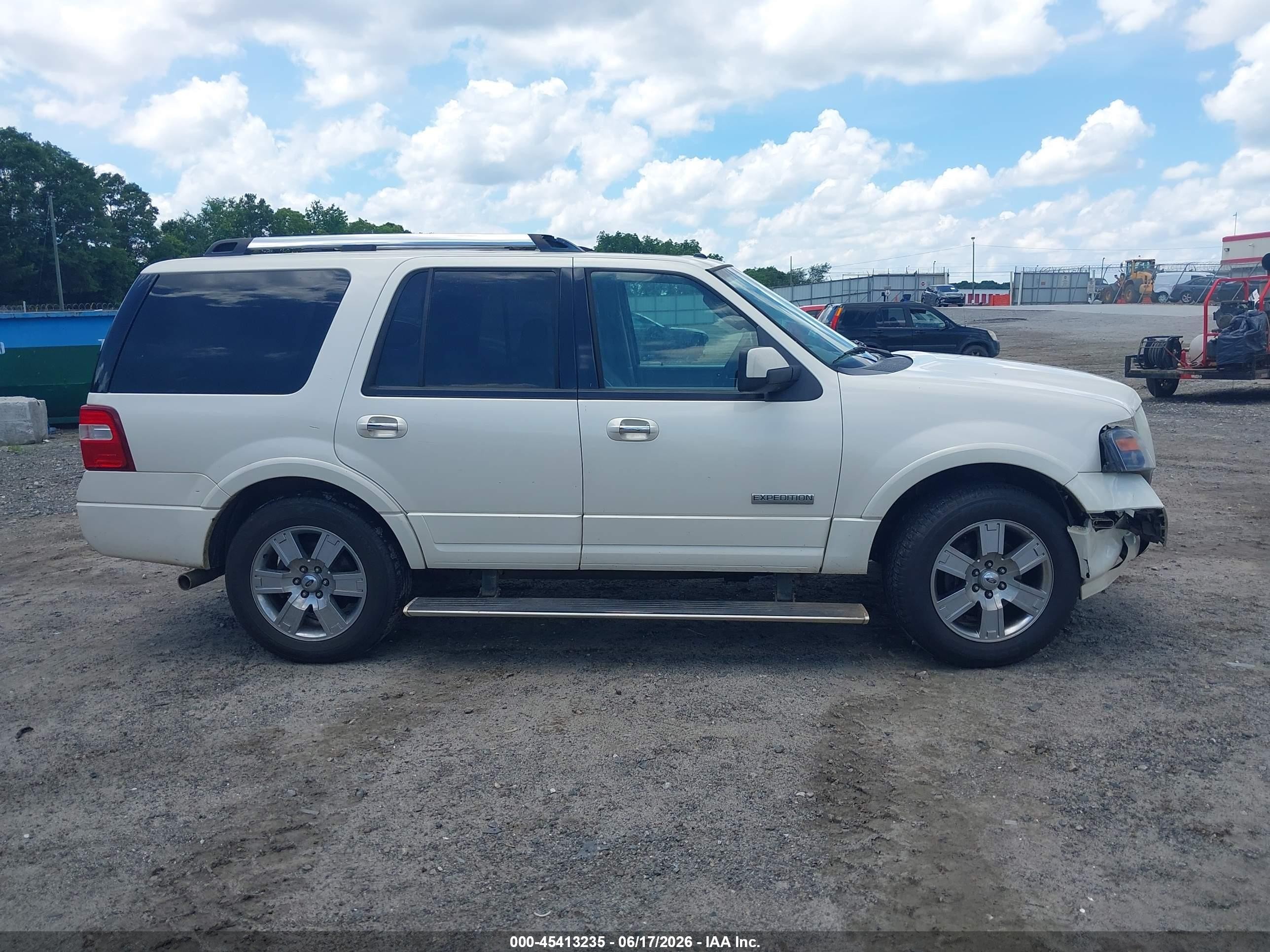 2008 Ford Expedition Limited Cream vin: 1FMFU19568LA00366