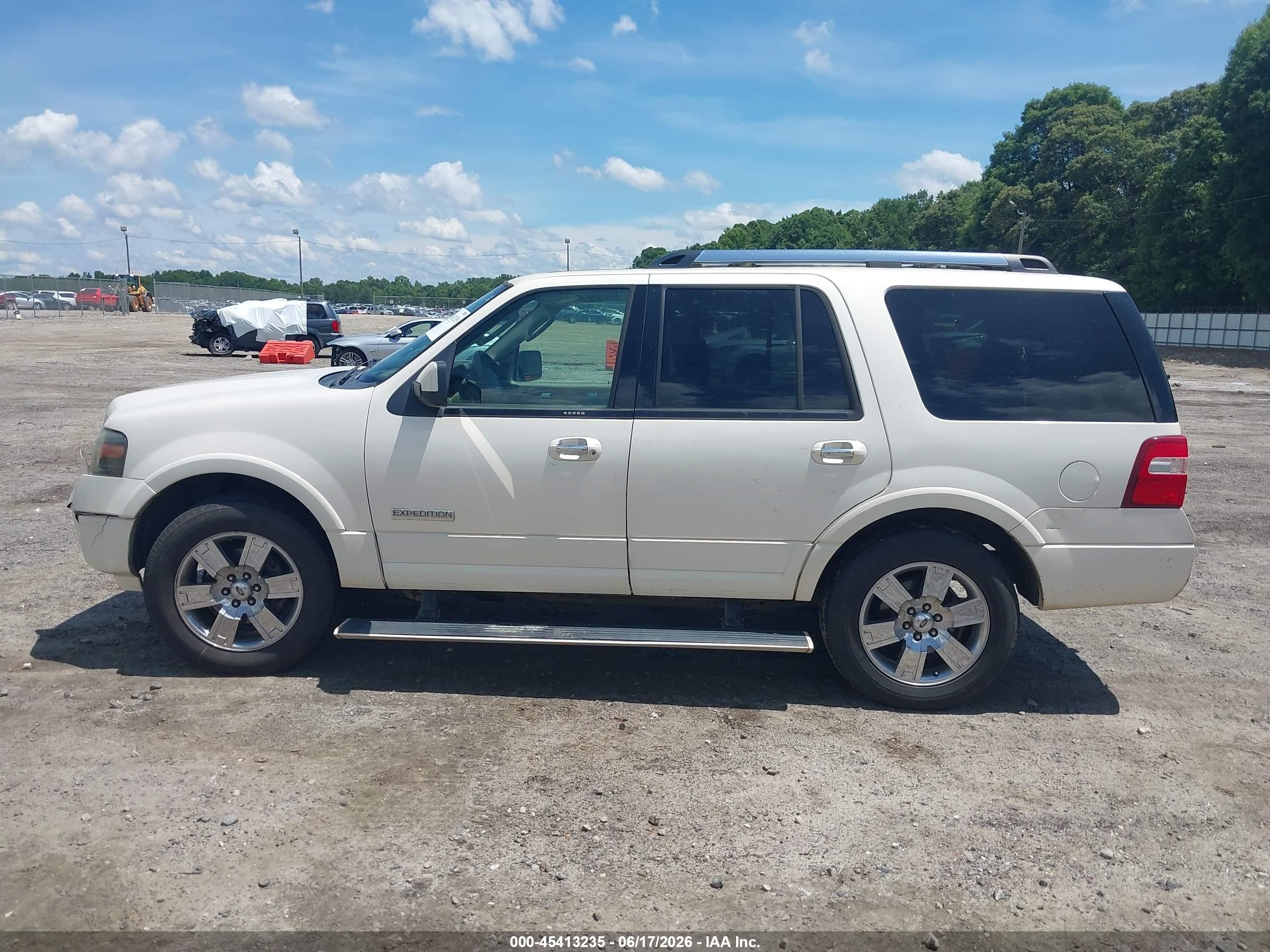 2008 Ford Expedition Limited Cream vin: 1FMFU19568LA00366
