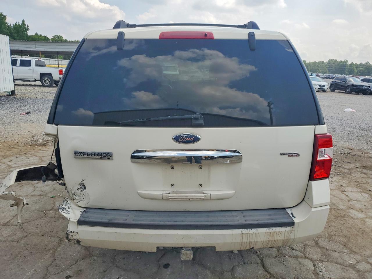 2007 Ford Expedition Limited White vin: 1FMFU19587LA60423