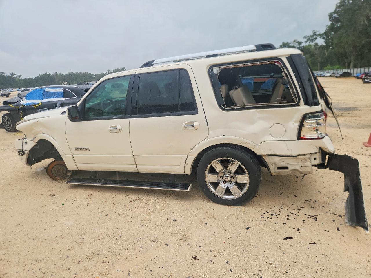 2008 Ford Expedition Limited White vin: 1FMFU19598LA33443