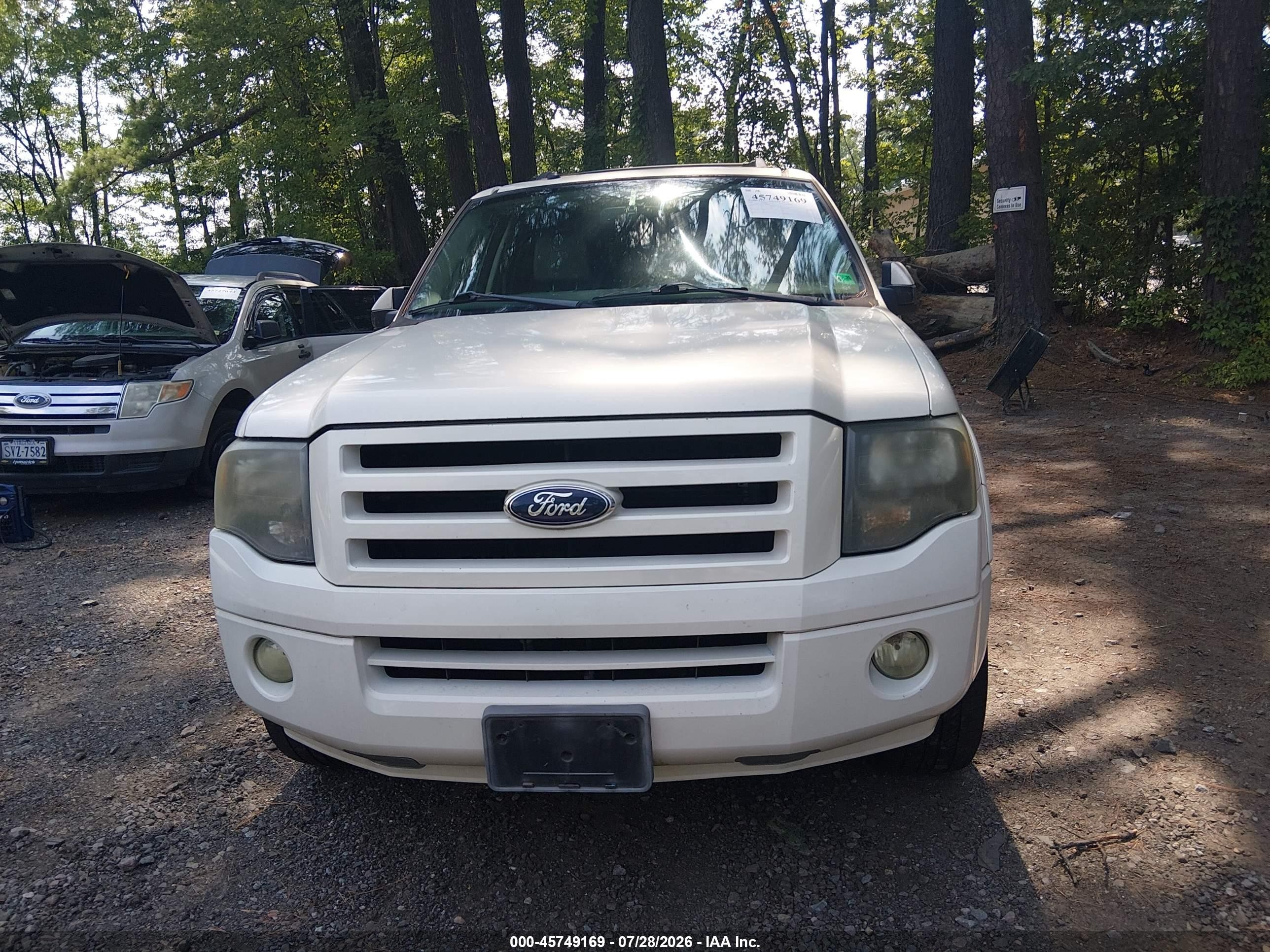 2007 Ford Expedition Limited White vin: 1FMFU195X7LA68622