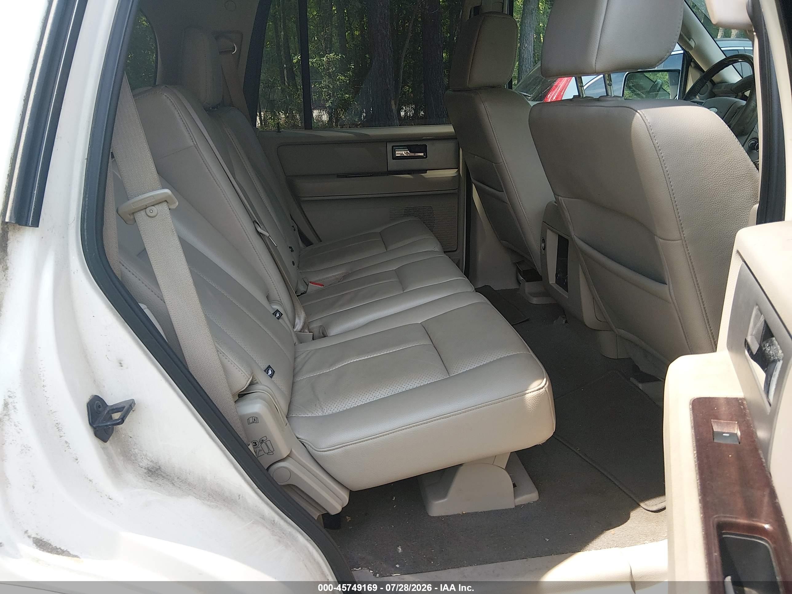 2007 Ford Expedition Limited White vin: 1FMFU195X7LA68622