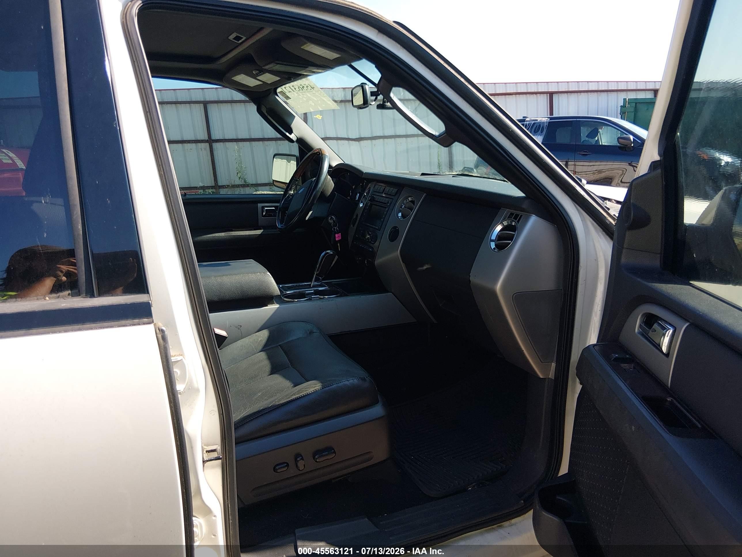 2007 Ford Expedition Limited White vin: 1FMFU20517LA42557