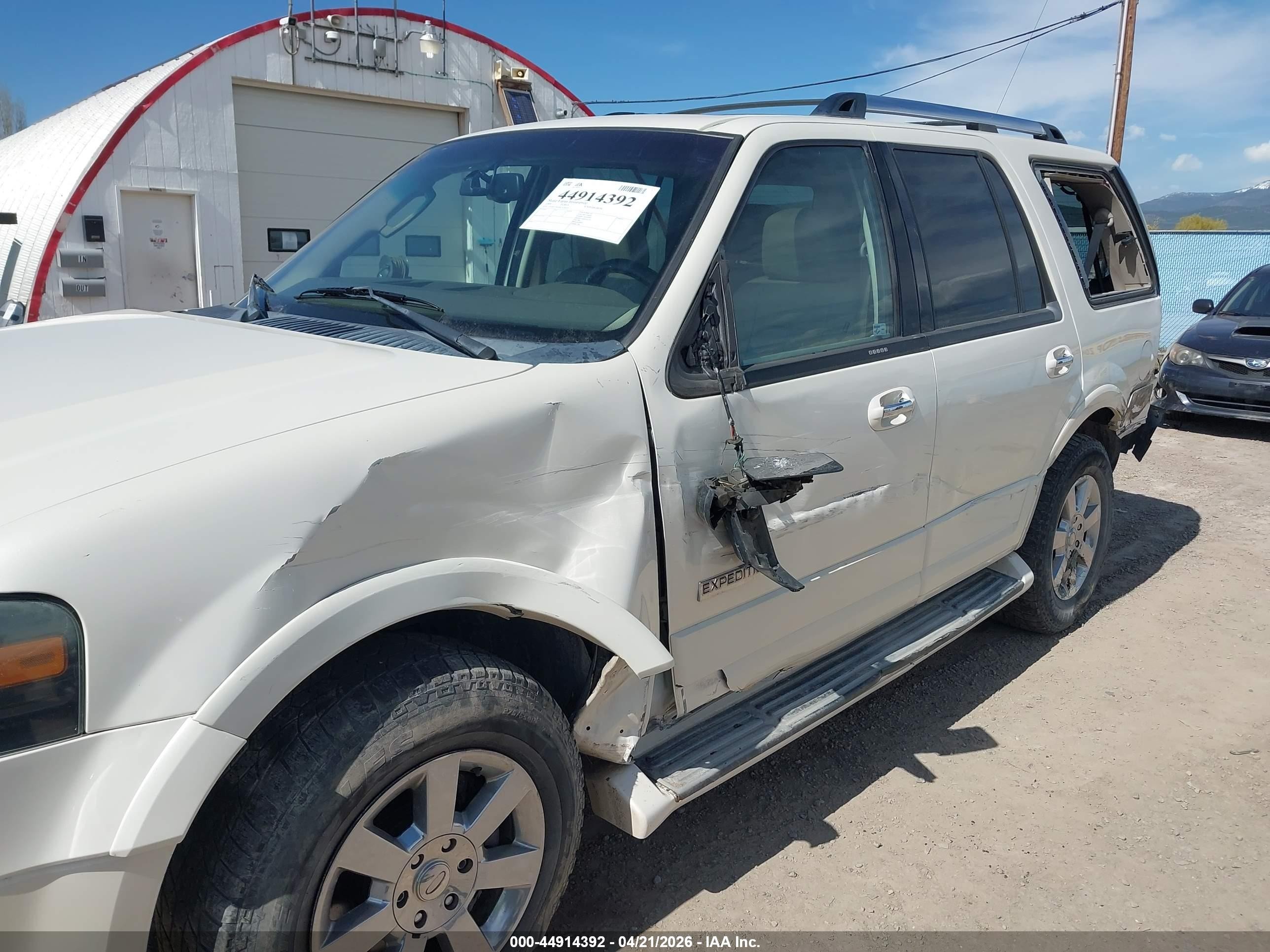 2008 Ford Expedition Limited White vin: 1FMFU20528LA20925