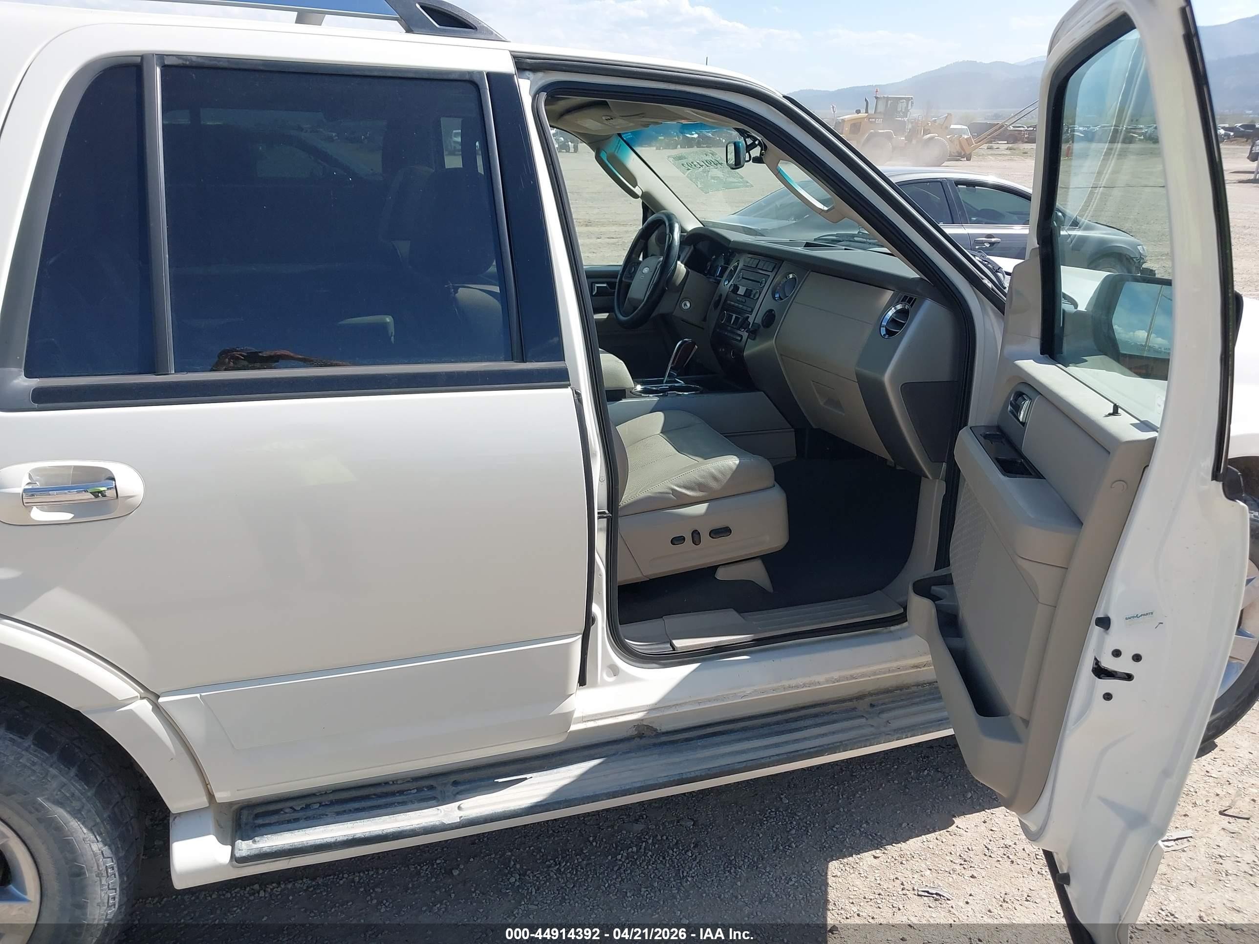 2008 Ford Expedition Limited White vin: 1FMFU20528LA20925