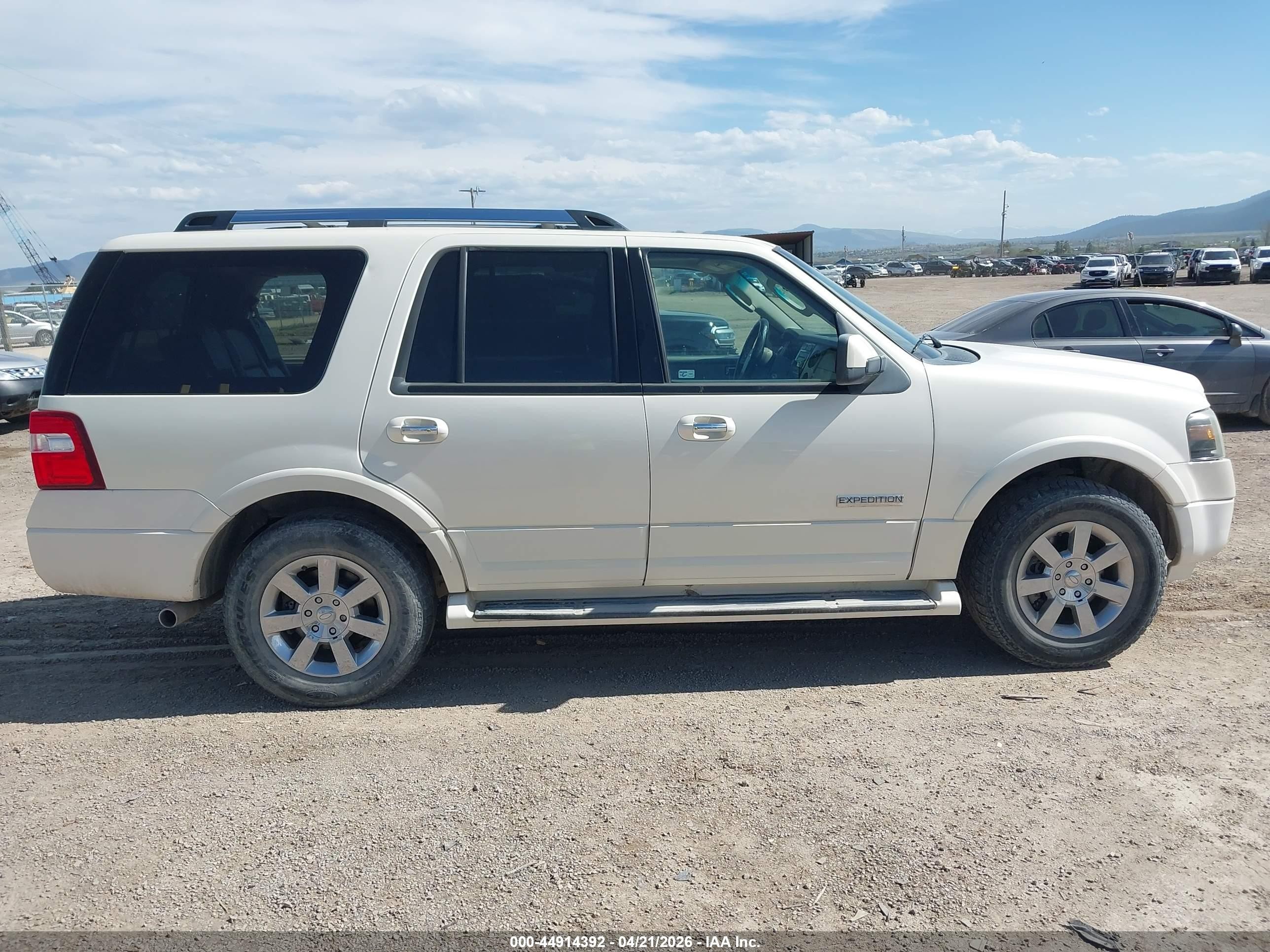 2008 Ford Expedition Limited White vin: 1FMFU20528LA20925