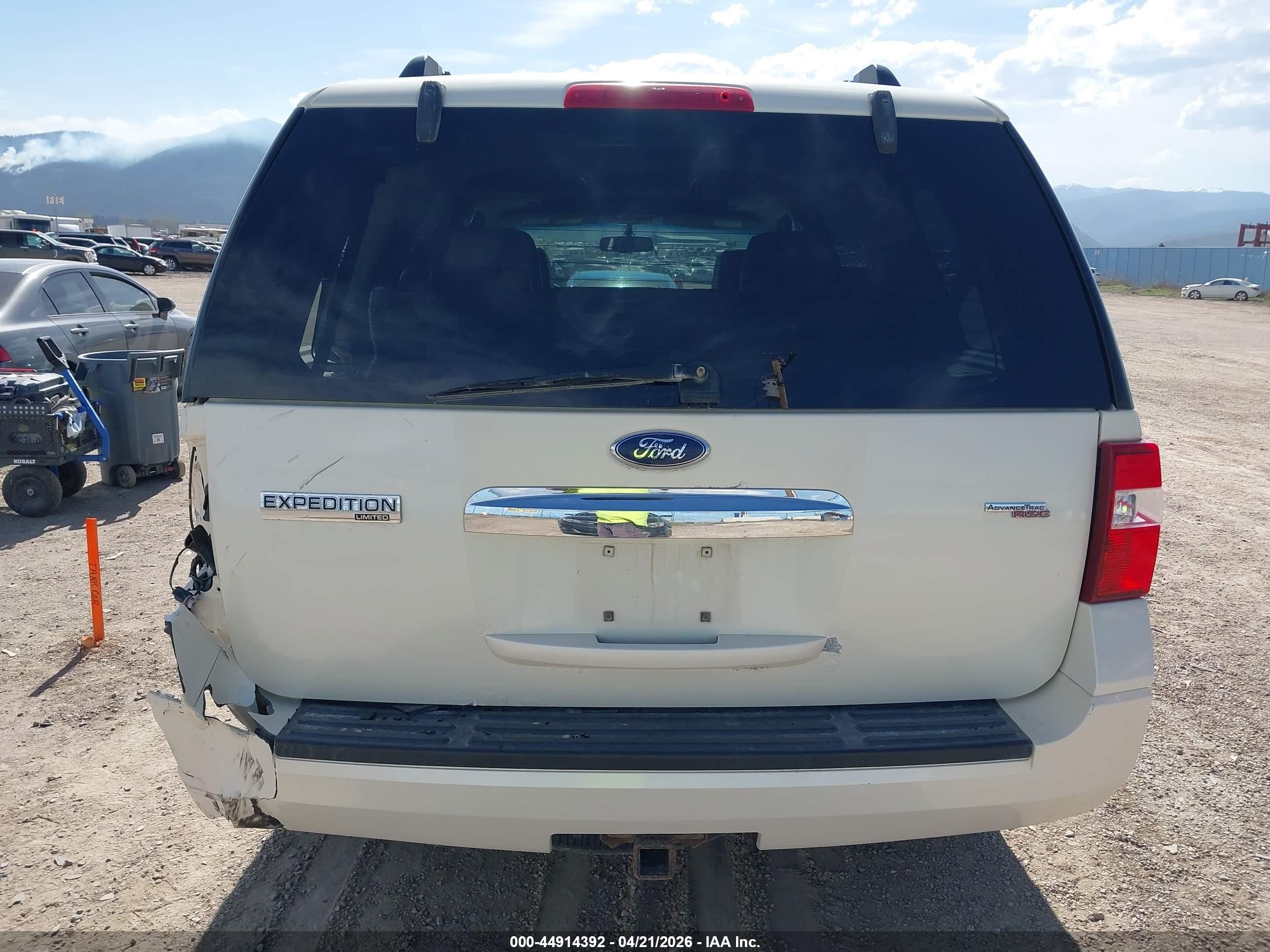 2008 Ford Expedition Limited White vin: 1FMFU20528LA20925