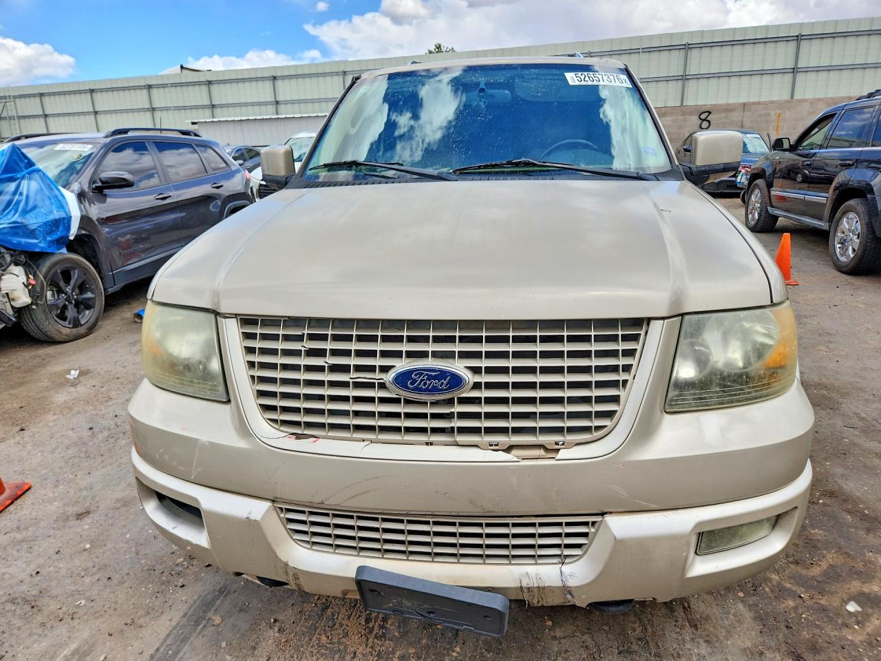 2005 Ford Expedition Limited Gold vin: 1FMFU20535LA58675