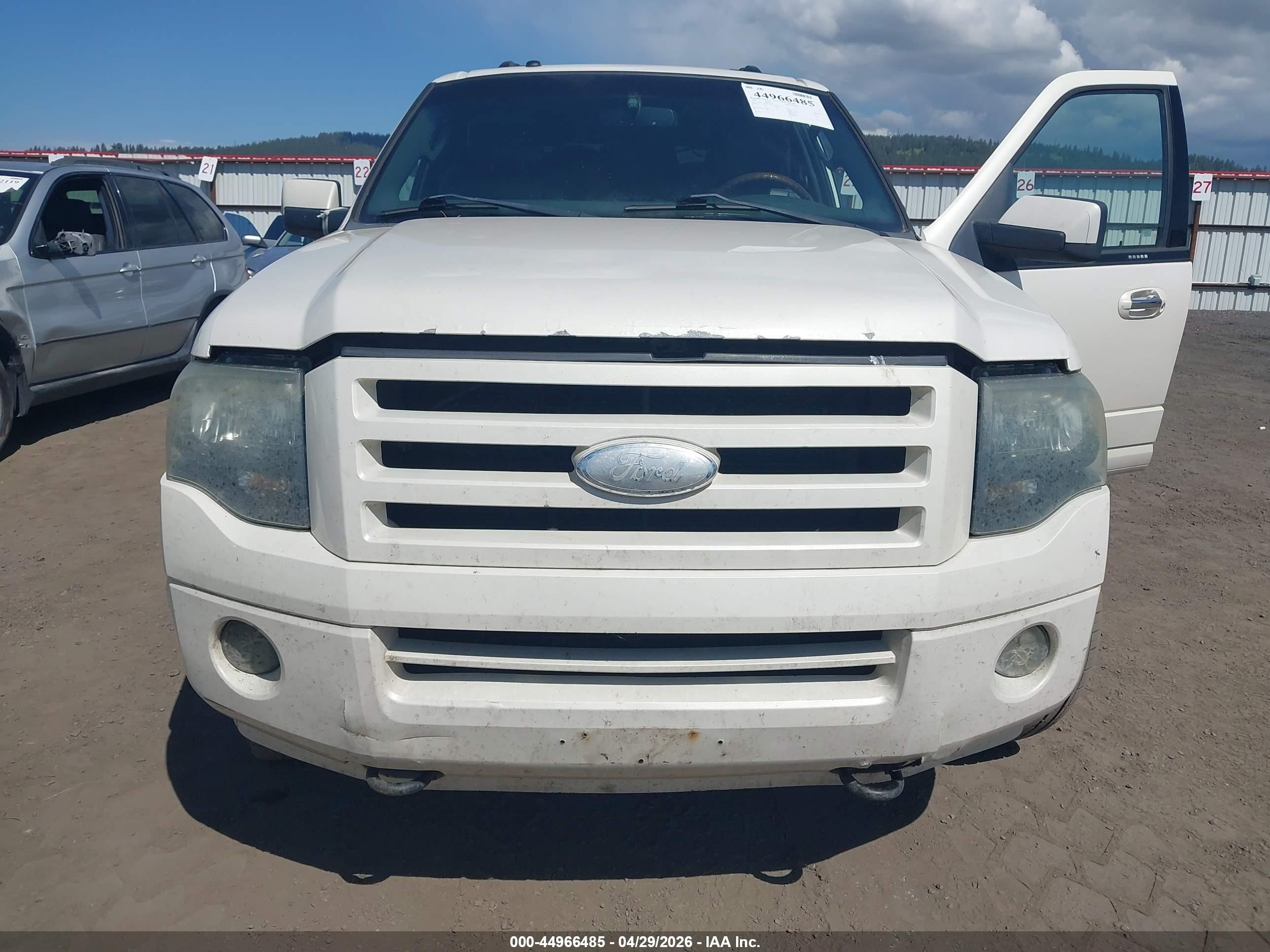 2008 Ford Expedition Limited Cream vin: 1FMFU20558LA60075