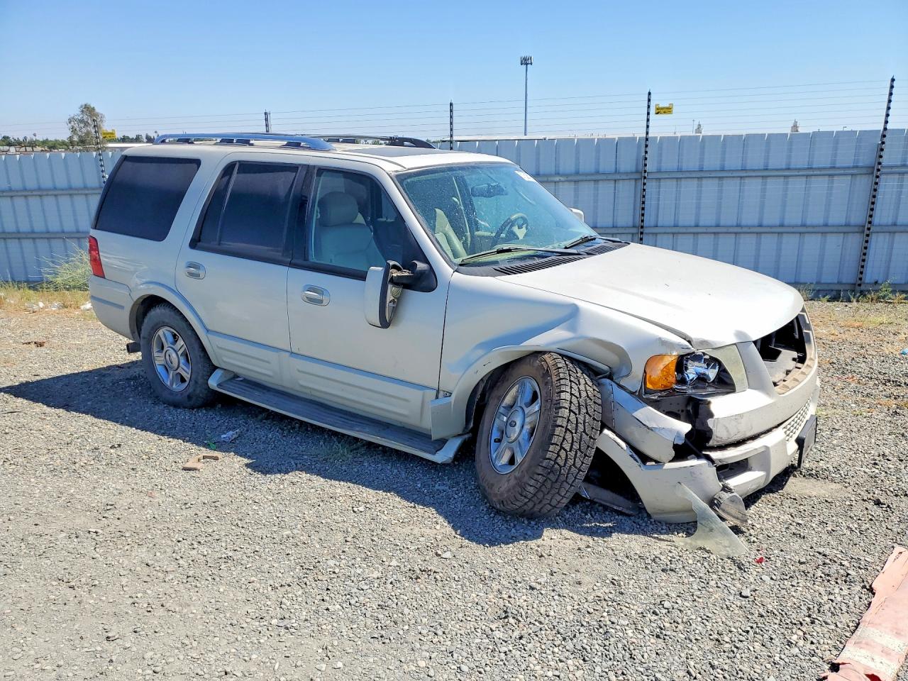 2005 Ford Expedition Limited Золотой vin: 1FMFU20565LA06778