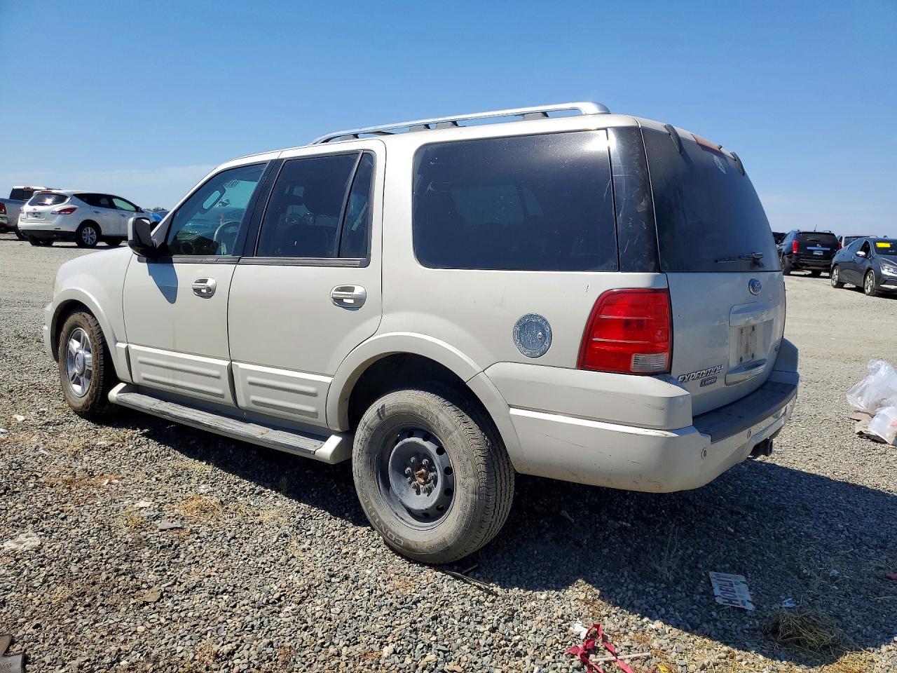 2005 Ford Expedition Limited Золотой vin: 1FMFU20565LA06778