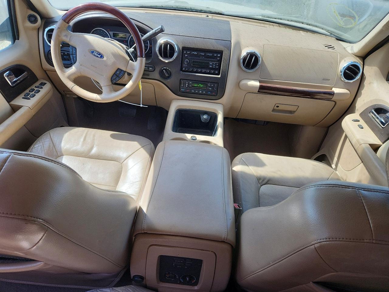 2005 Ford Expedition Limited Золотой vin: 1FMFU20565LA06778