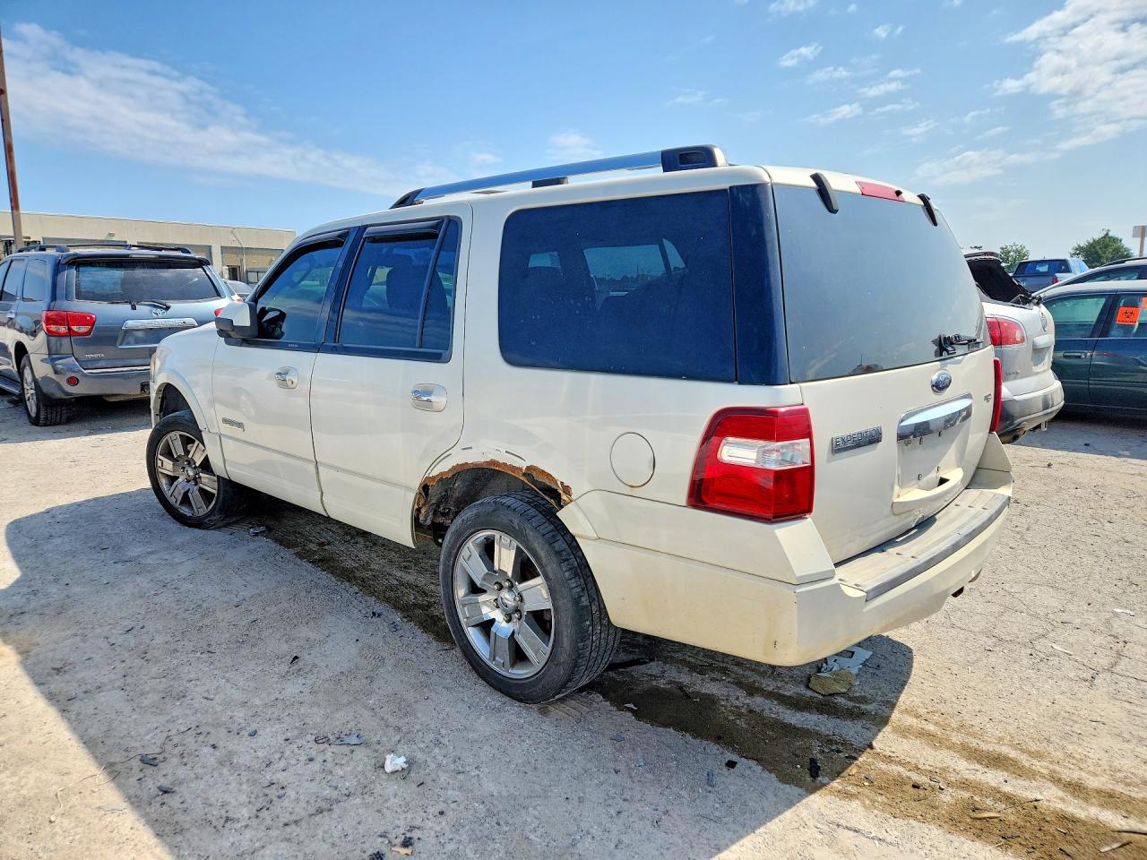 2008 Ford Expedition Limited Cream vin: 1FMFU20568LA11127