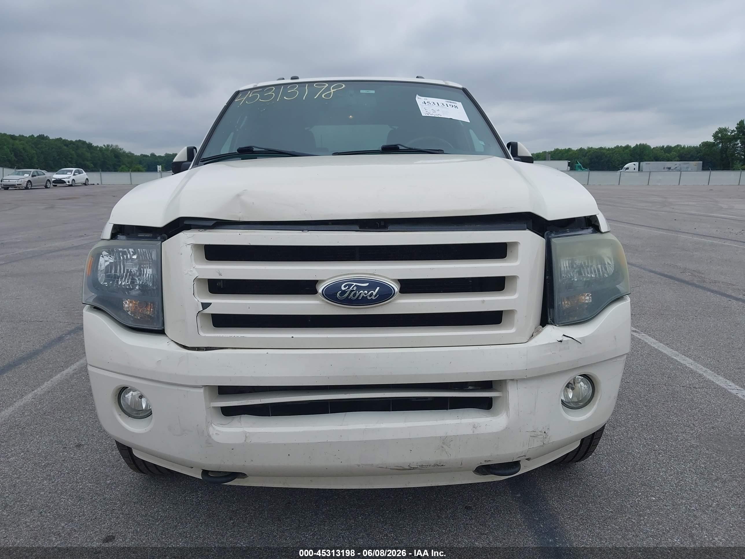 2008 Ford Expedition Limited Белый vin: 1FMFU20568LA12455