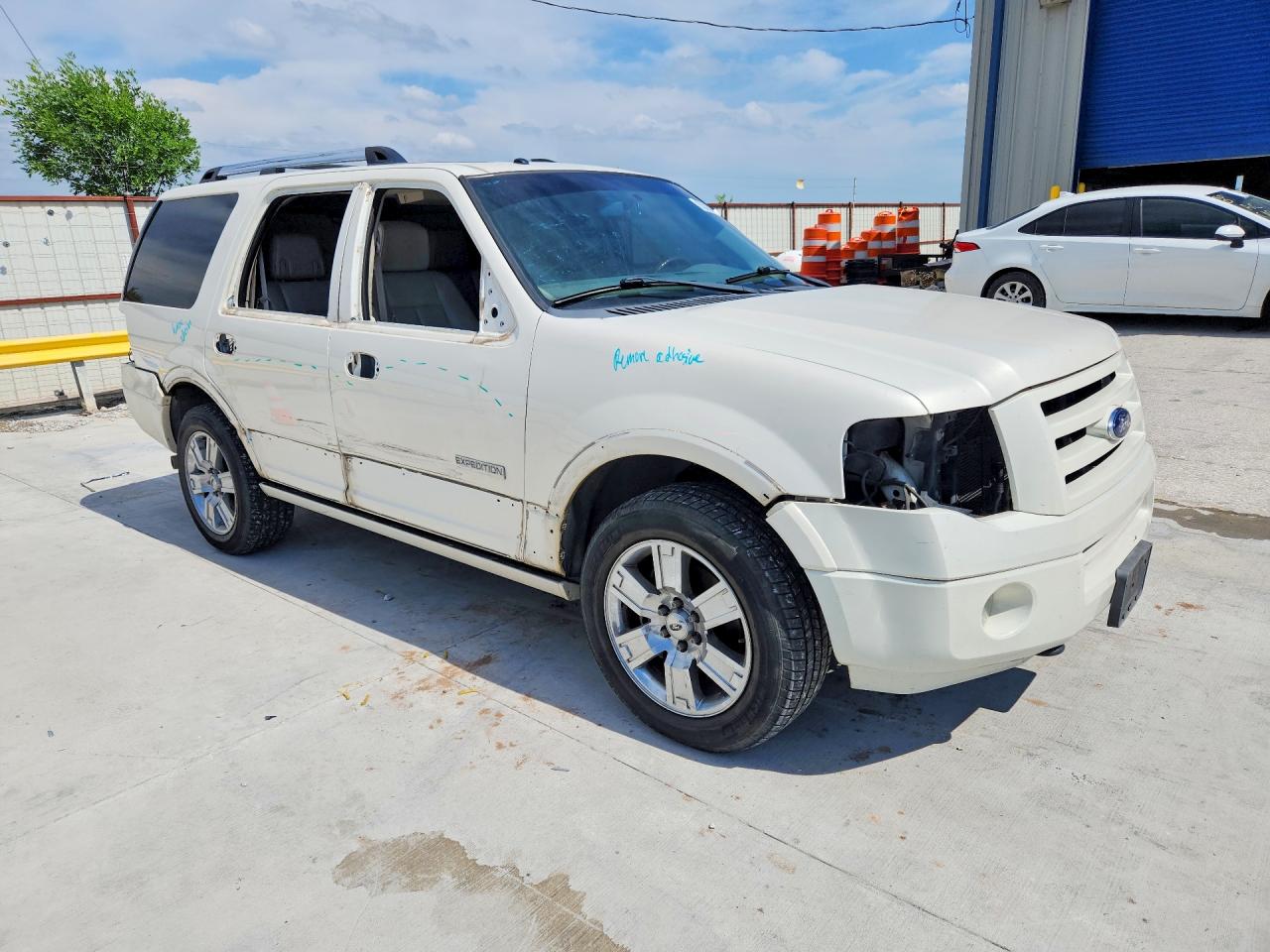 2008 Ford Expedition Limited White vin: 1FMFU20578LA49594