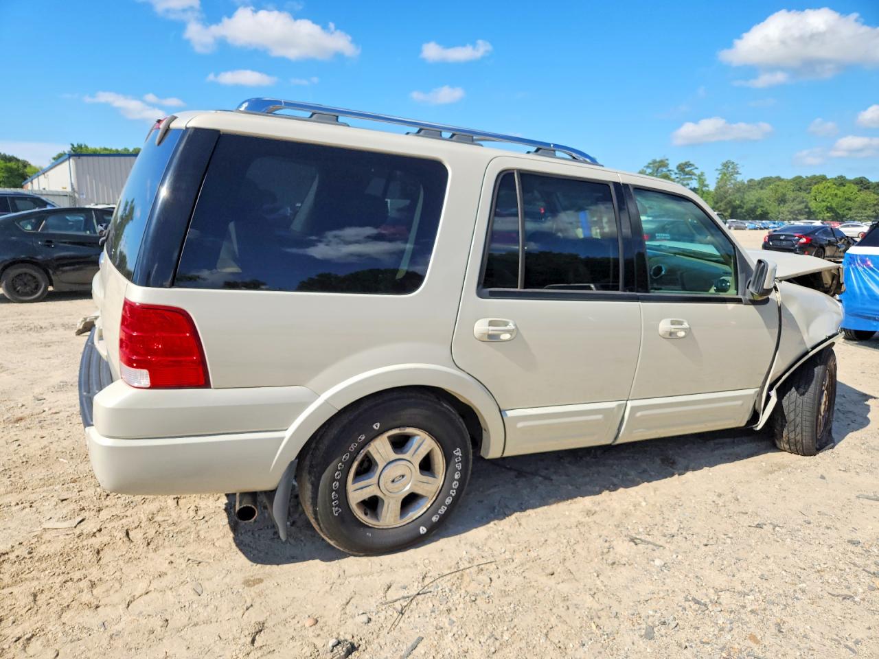 2005 Ford Expedition Limited White vin: 1FMFU20595LB07619