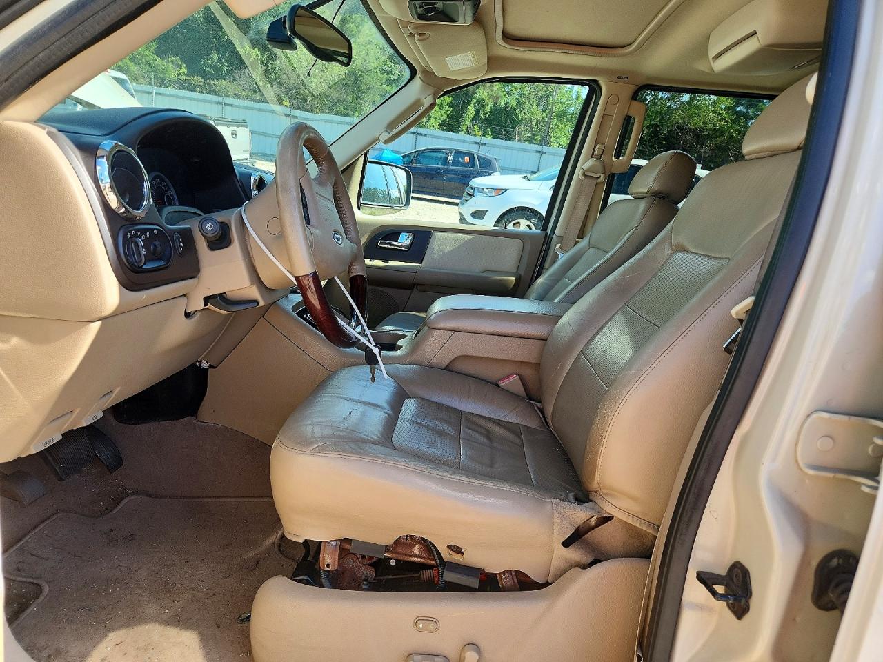 2005 Ford Expedition Limited White vin: 1FMFU20595LB07619
