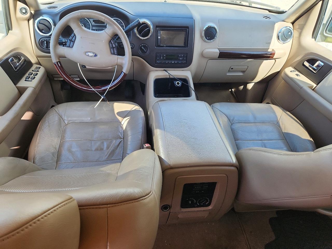 2005 Ford Expedition Limited White vin: 1FMFU20595LB07619