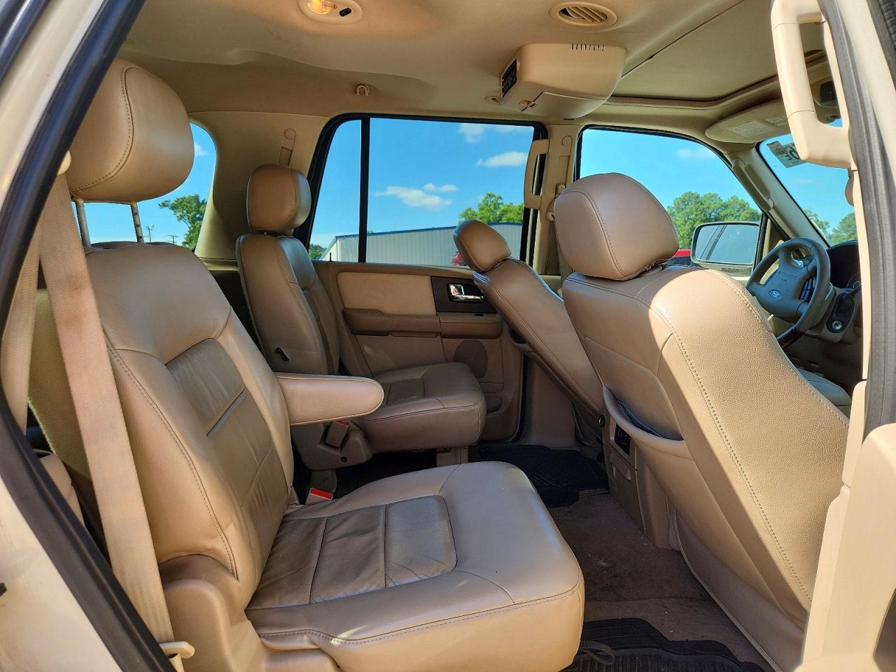 2005 Ford Expedition Limited White vin: 1FMFU20595LB07619