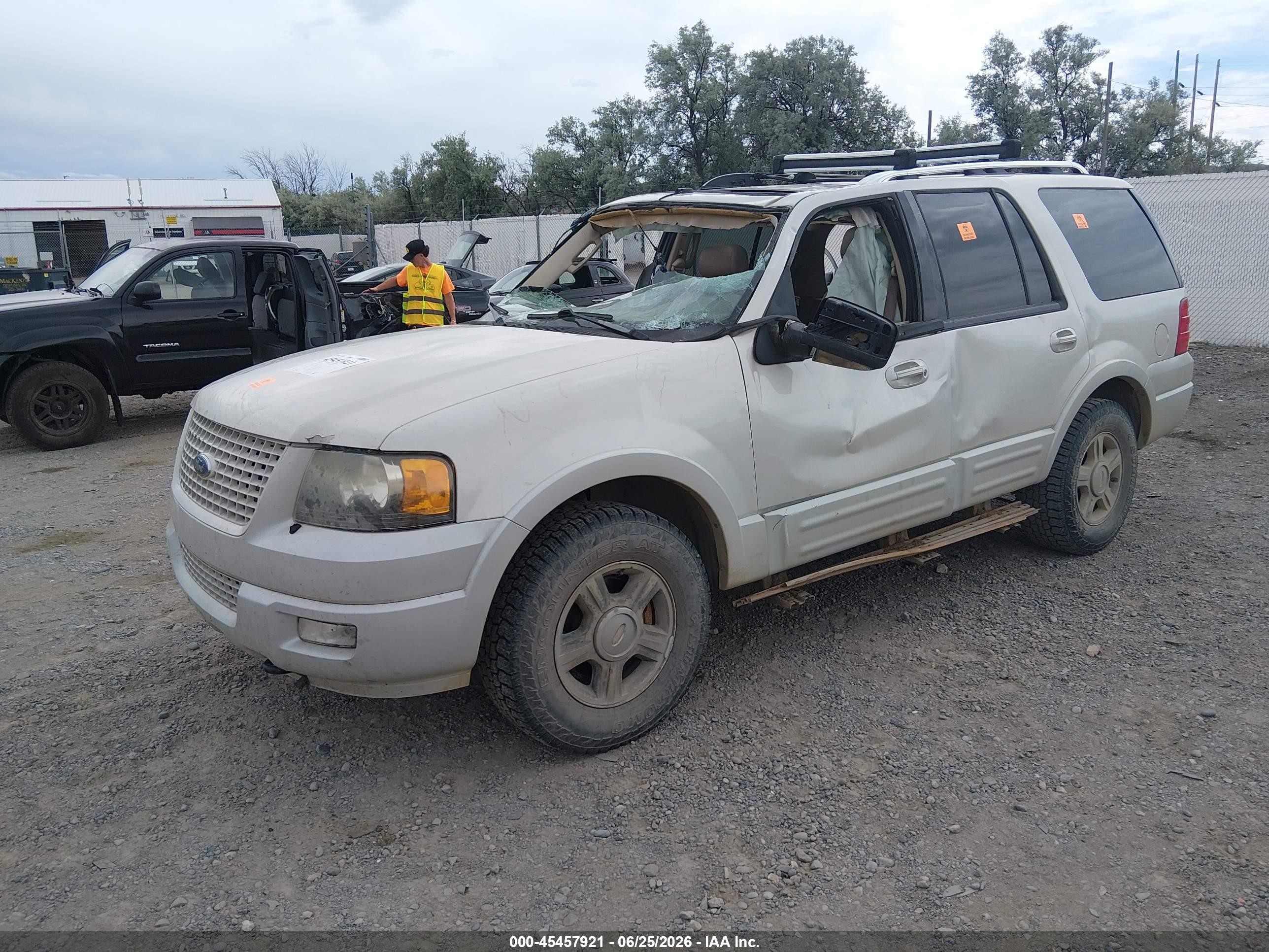 2006 Ford Expedition Limited White vin: 1FMFU20596LA27335