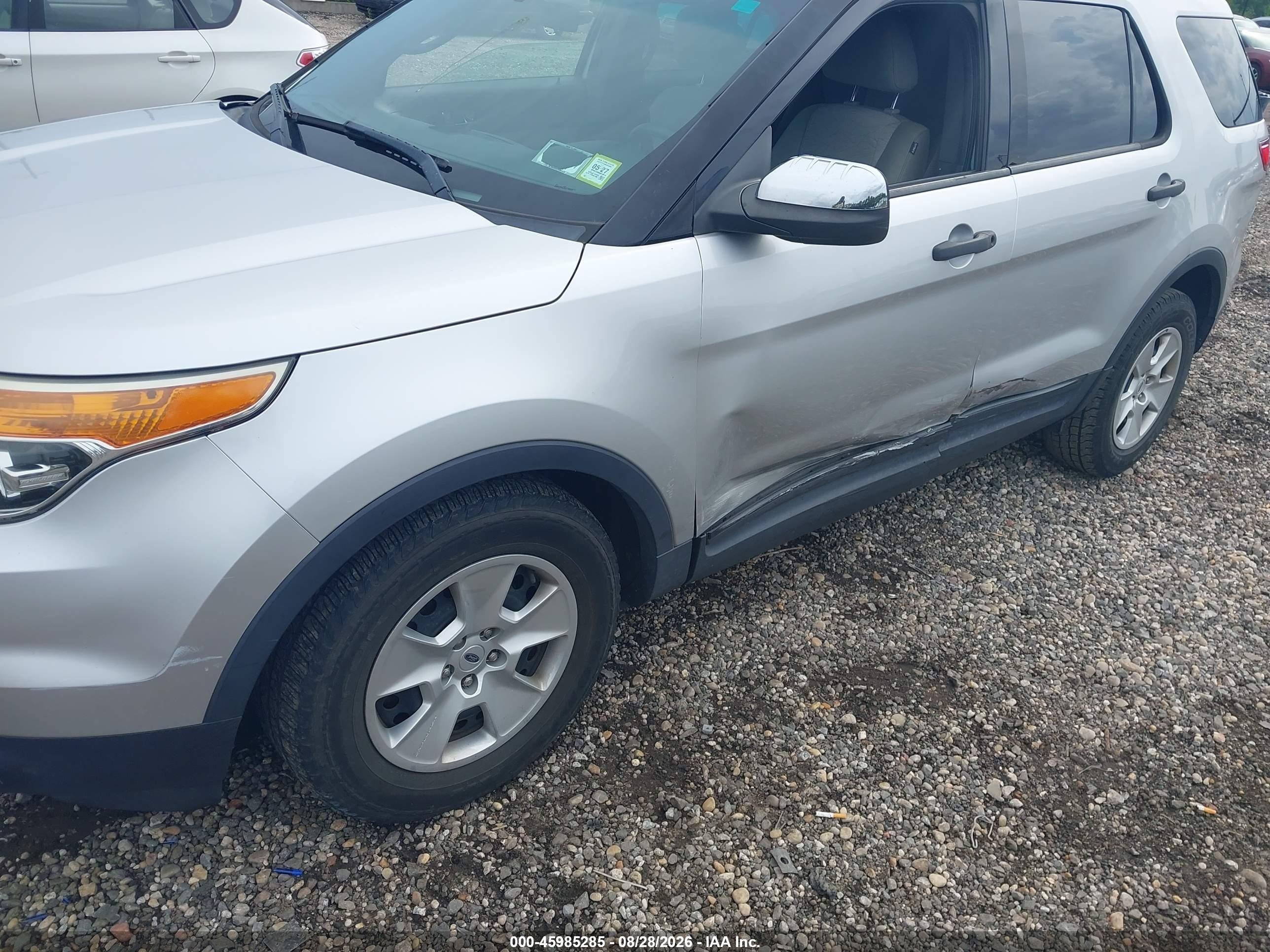 2011 Ford Explorer   Silver vin: 1FMHK7B80BGA58818
