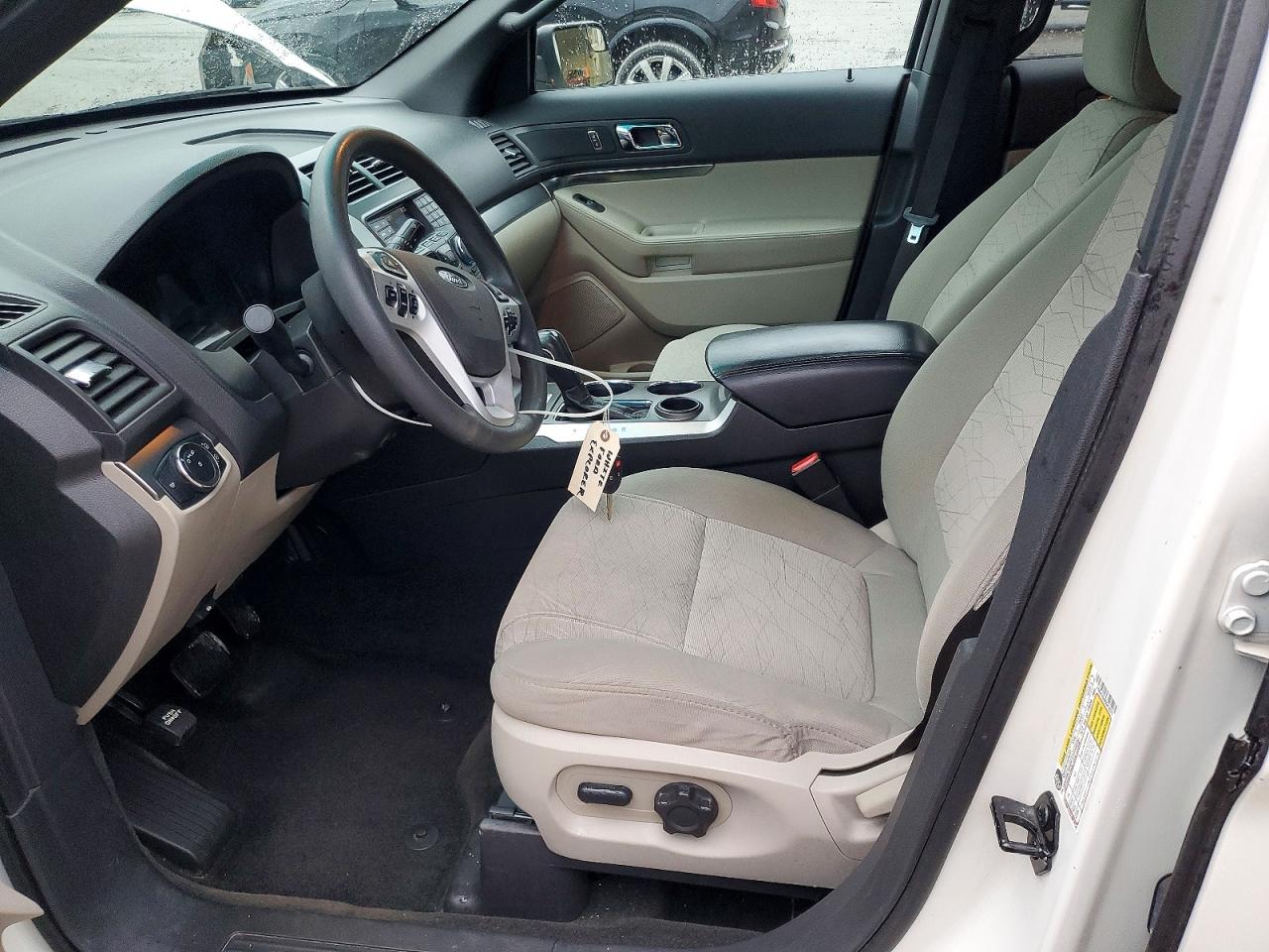 2012 Ford Explorer White vin: 1FMHK7B80CGA19373