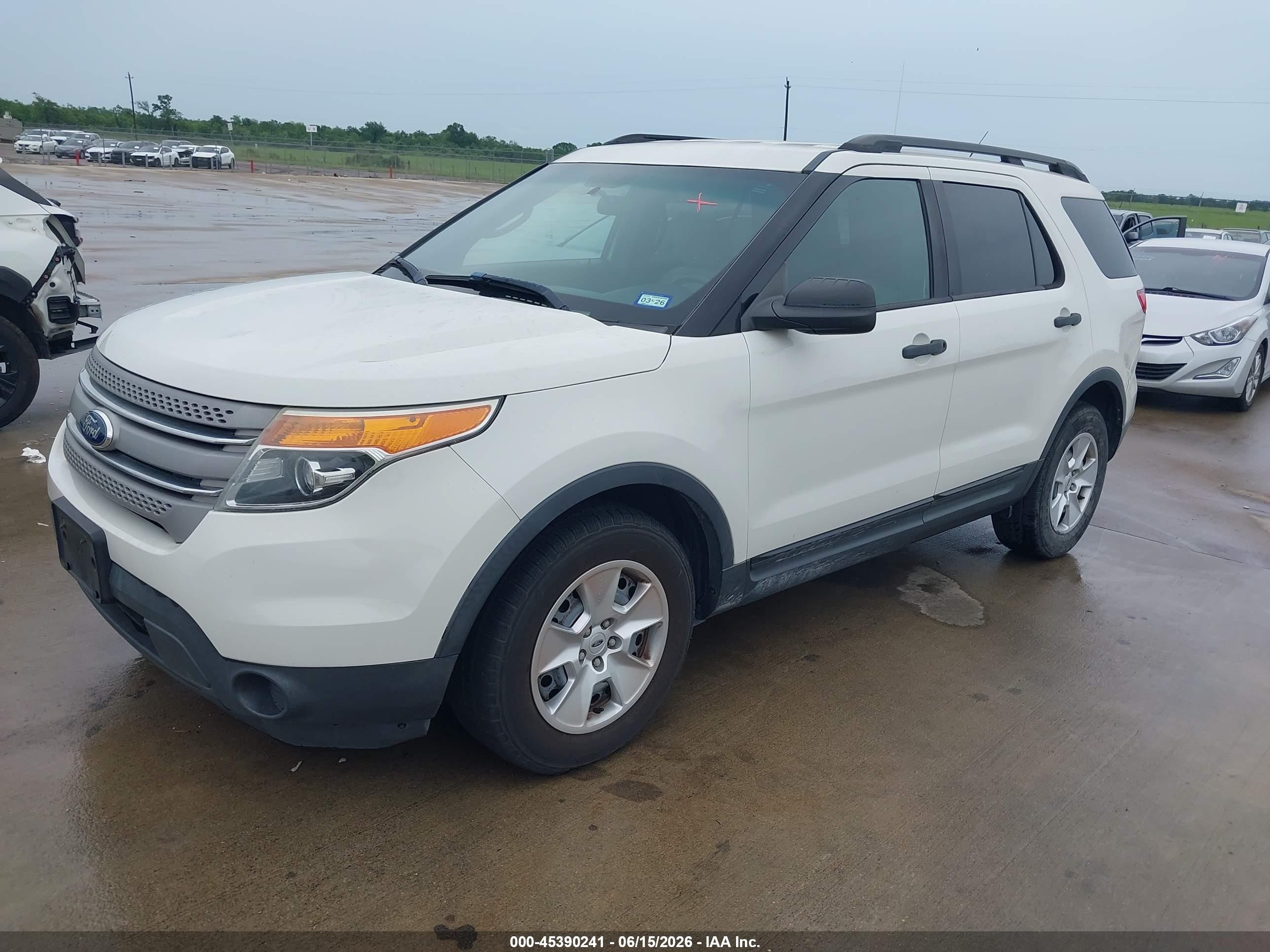 2012 Ford Explorer   White vin: 1FMHK7B80CGA65169