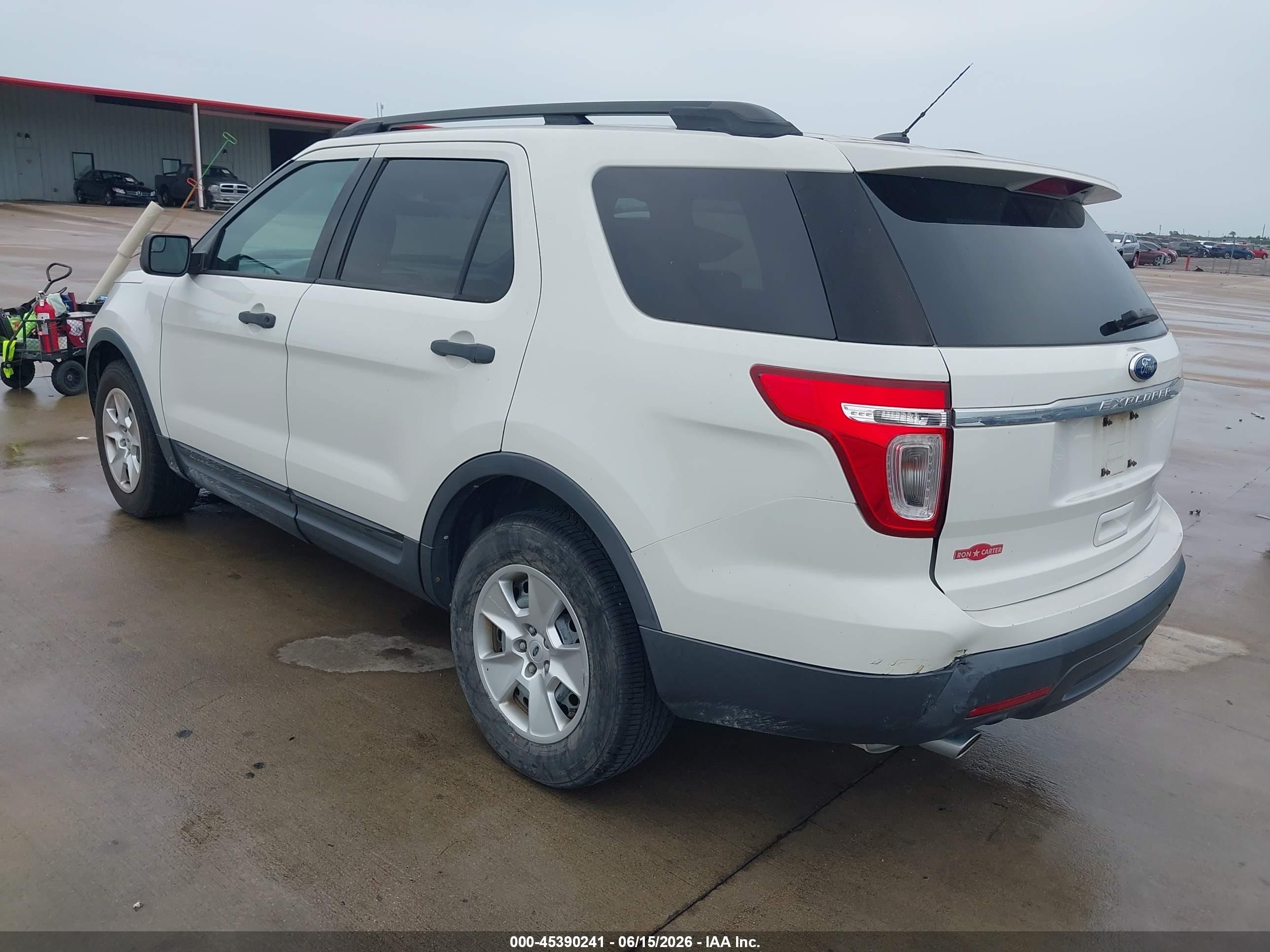 2012 Ford Explorer   White vin: 1FMHK7B80CGA65169