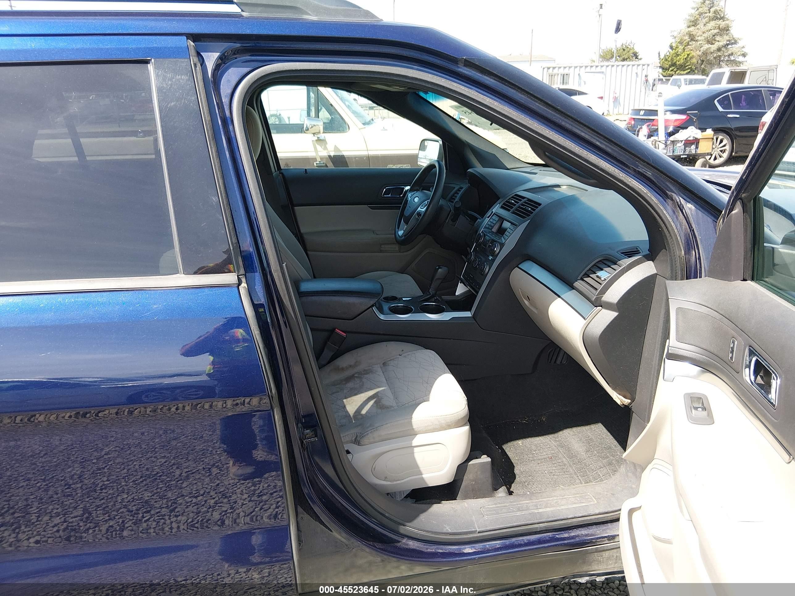 2011 Ford Explorer   Blue vin: 1FMHK7B83BGA43391