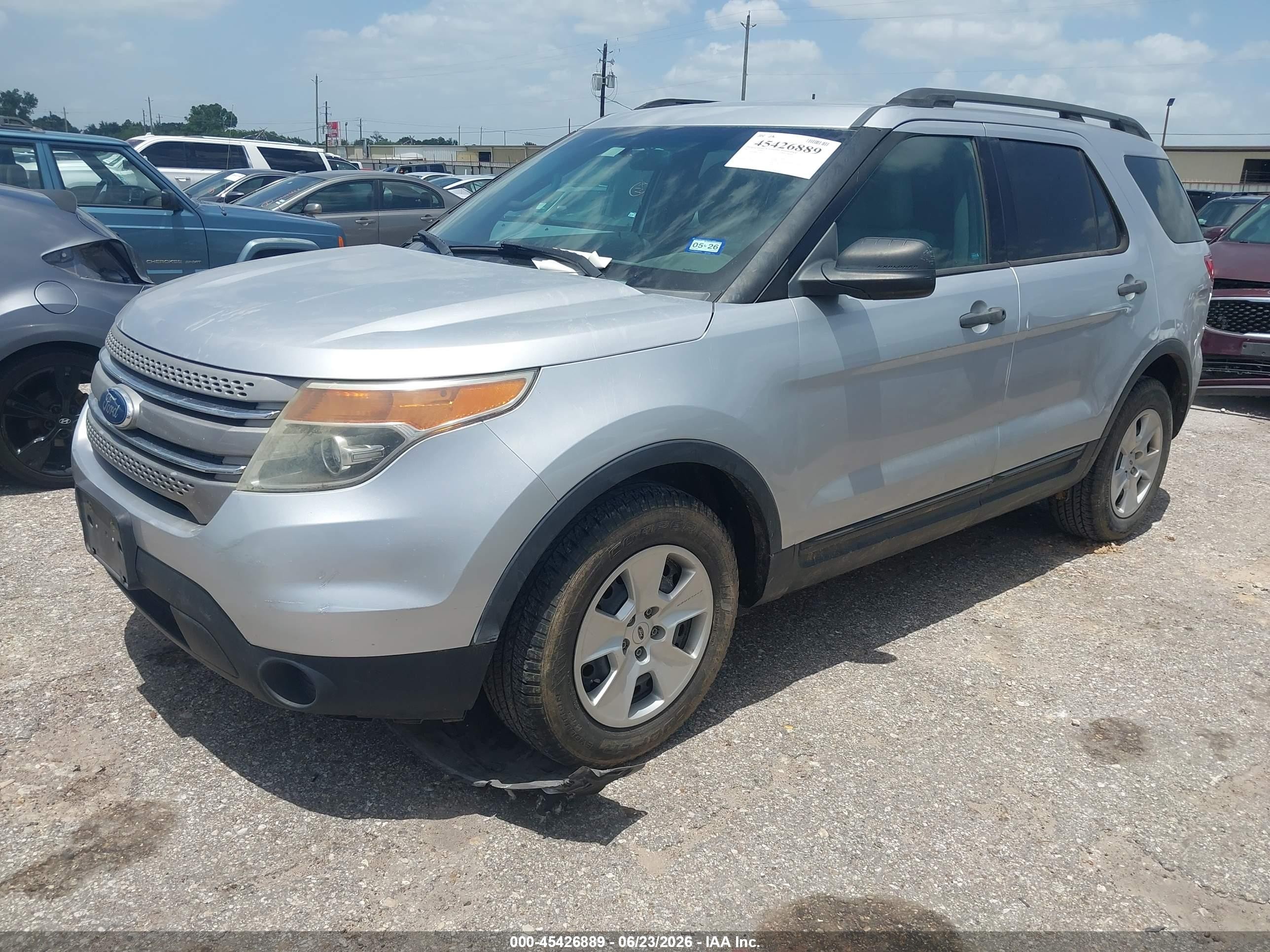2012 Ford Explorer   Silver vin: 1FMHK7B85CGA82503