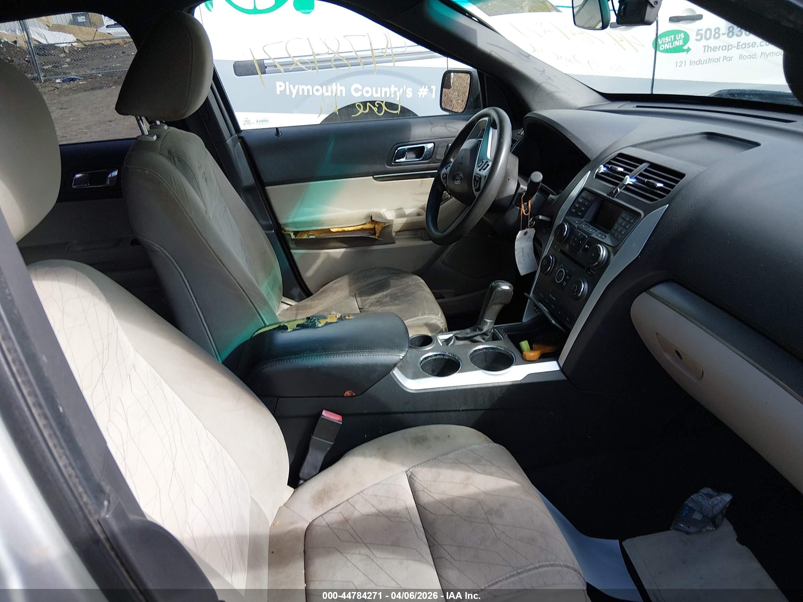 2011 Ford Explorer   Silver vin: 1FMHK7B88BGA89329