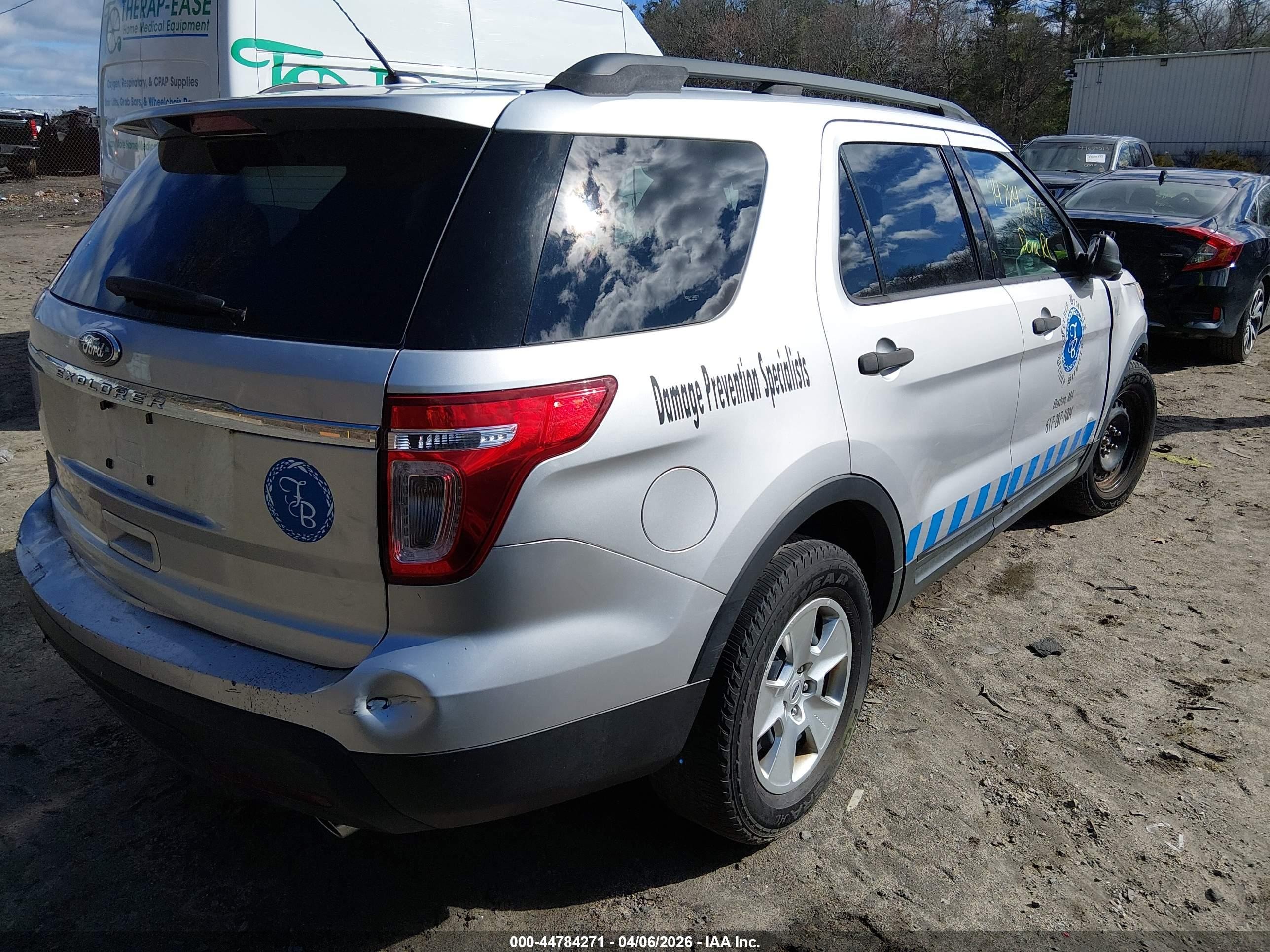 2011 Ford Explorer   Silver vin: 1FMHK7B88BGA89329