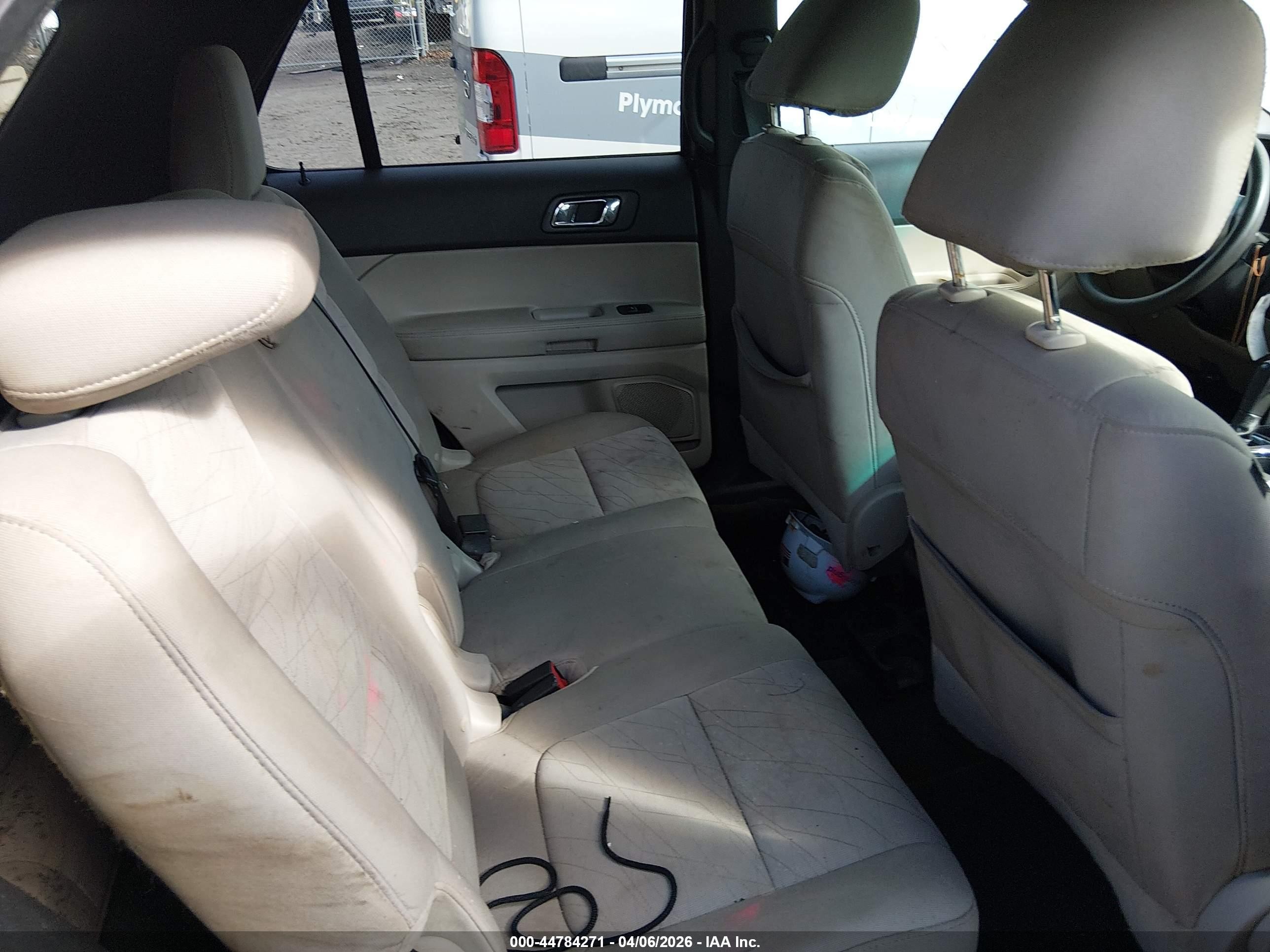 2011 Ford Explorer   Silver vin: 1FMHK7B88BGA89329