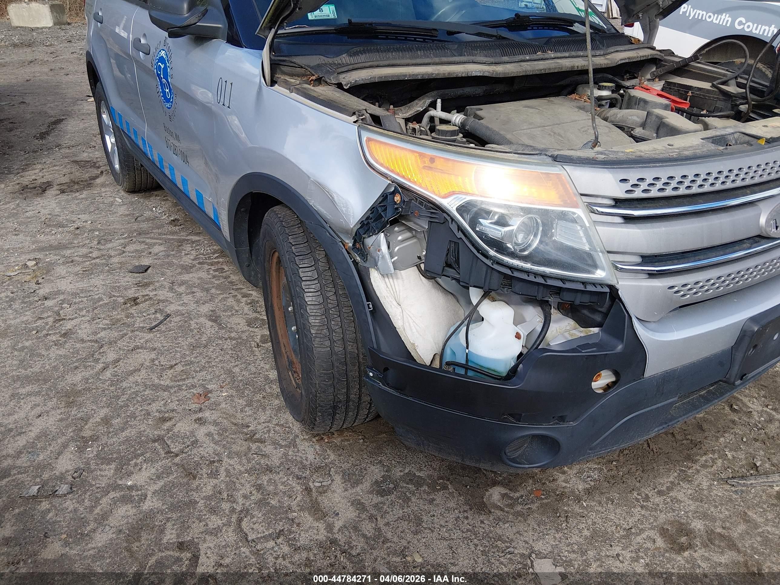2011 Ford Explorer   Silver vin: 1FMHK7B88BGA89329