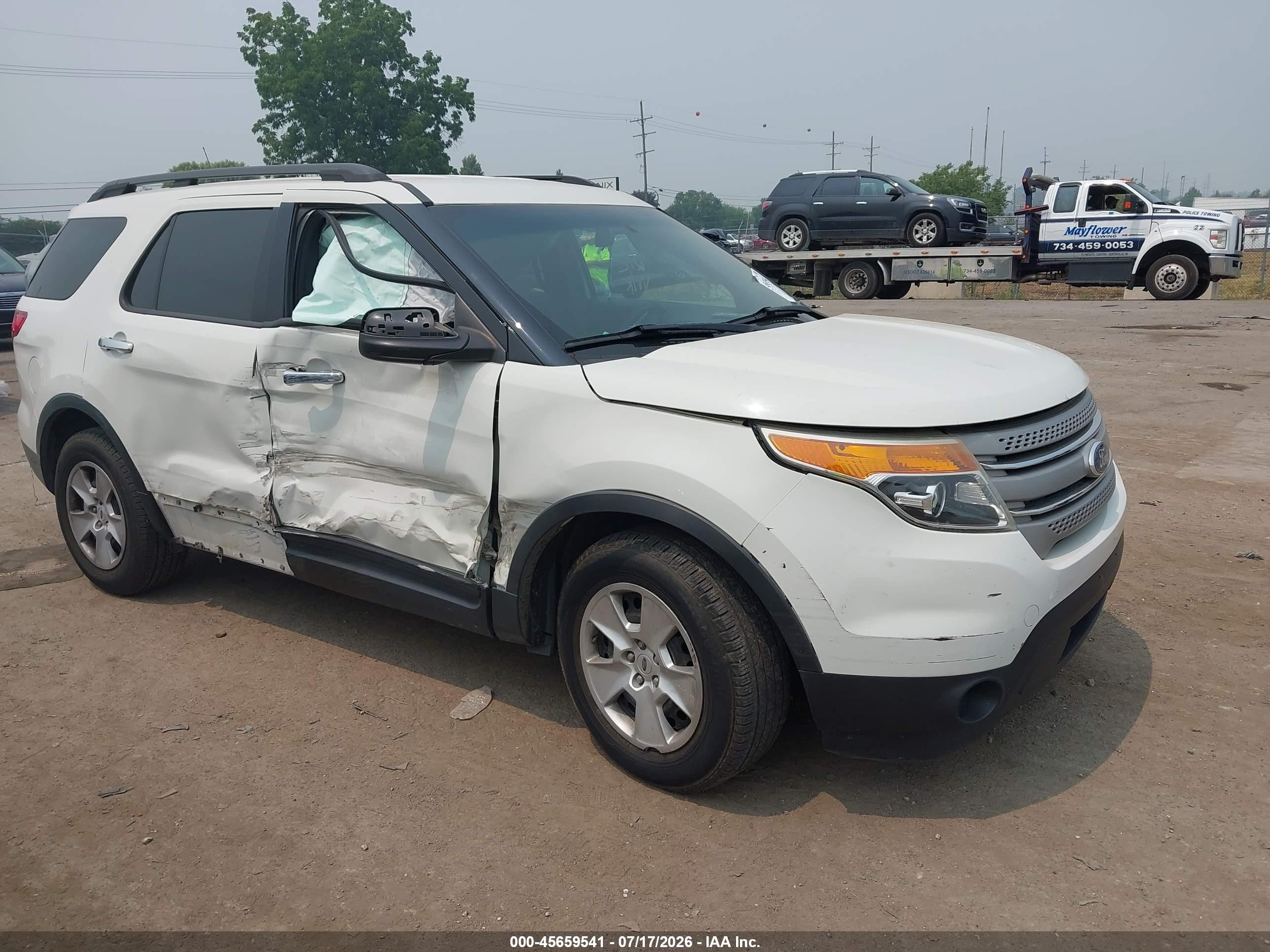 2012 Ford Explorer   White vin: 1FMHK7B88CGA51746