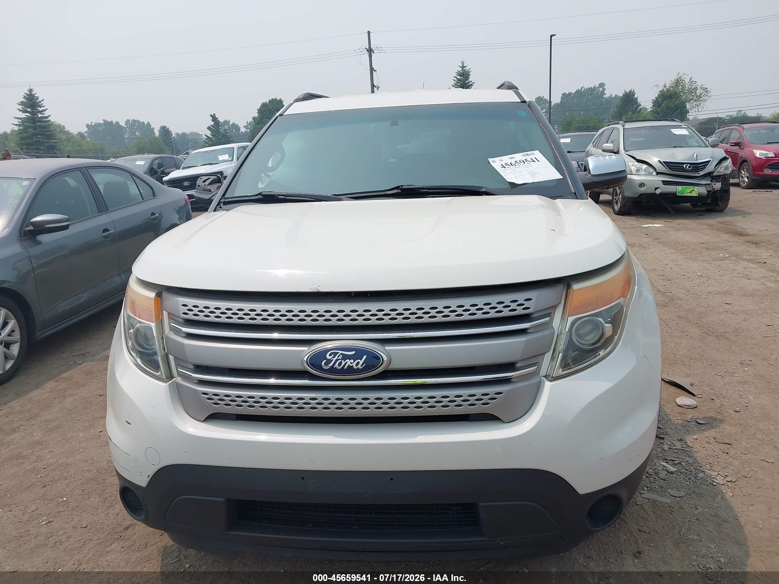 2012 Ford Explorer   White vin: 1FMHK7B88CGA51746