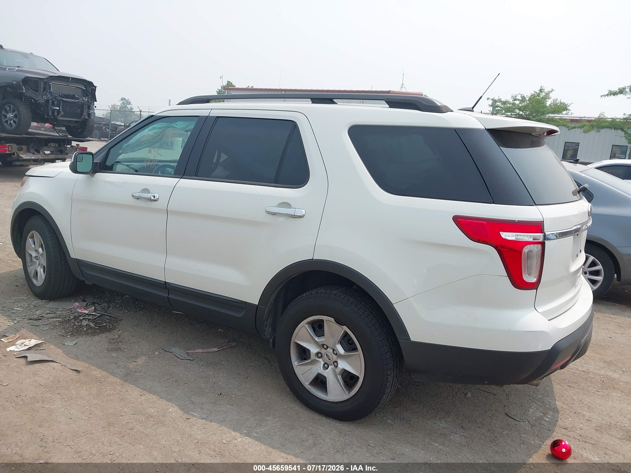 2012 Ford Explorer   White vin: 1FMHK7B88CGA51746