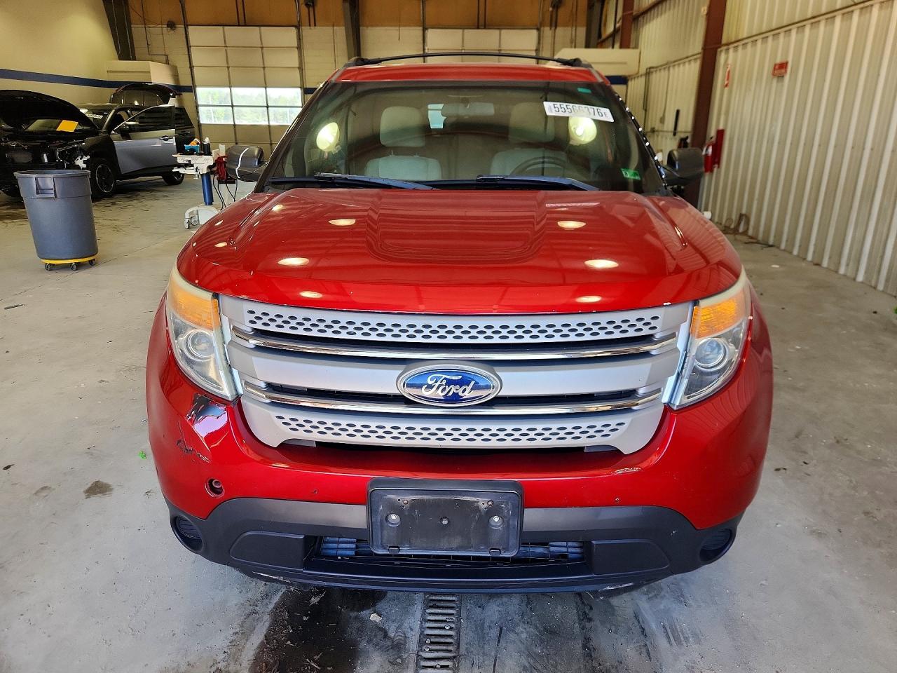 2011 Ford Explorer Red vin: 1FMHK7B89BGA09827