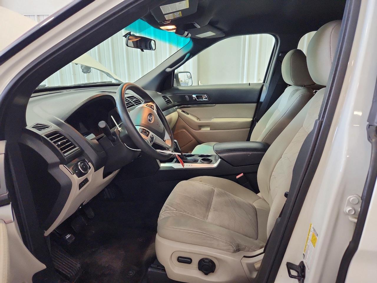2011 Ford Explorer White vin: 1FMHK7B89BGA67727