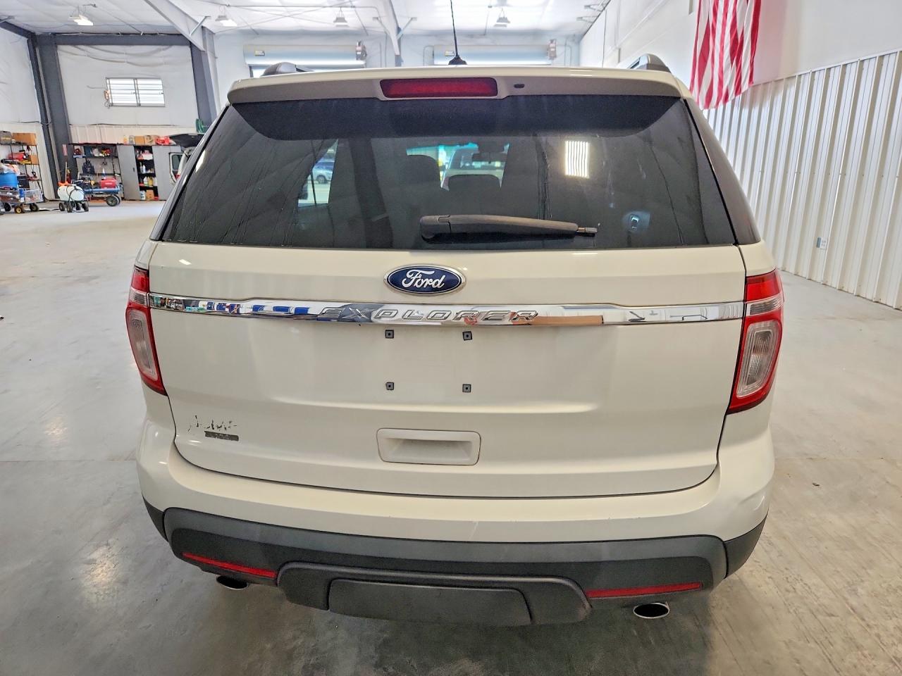 2011 Ford Explorer White vin: 1FMHK7B89BGA67727