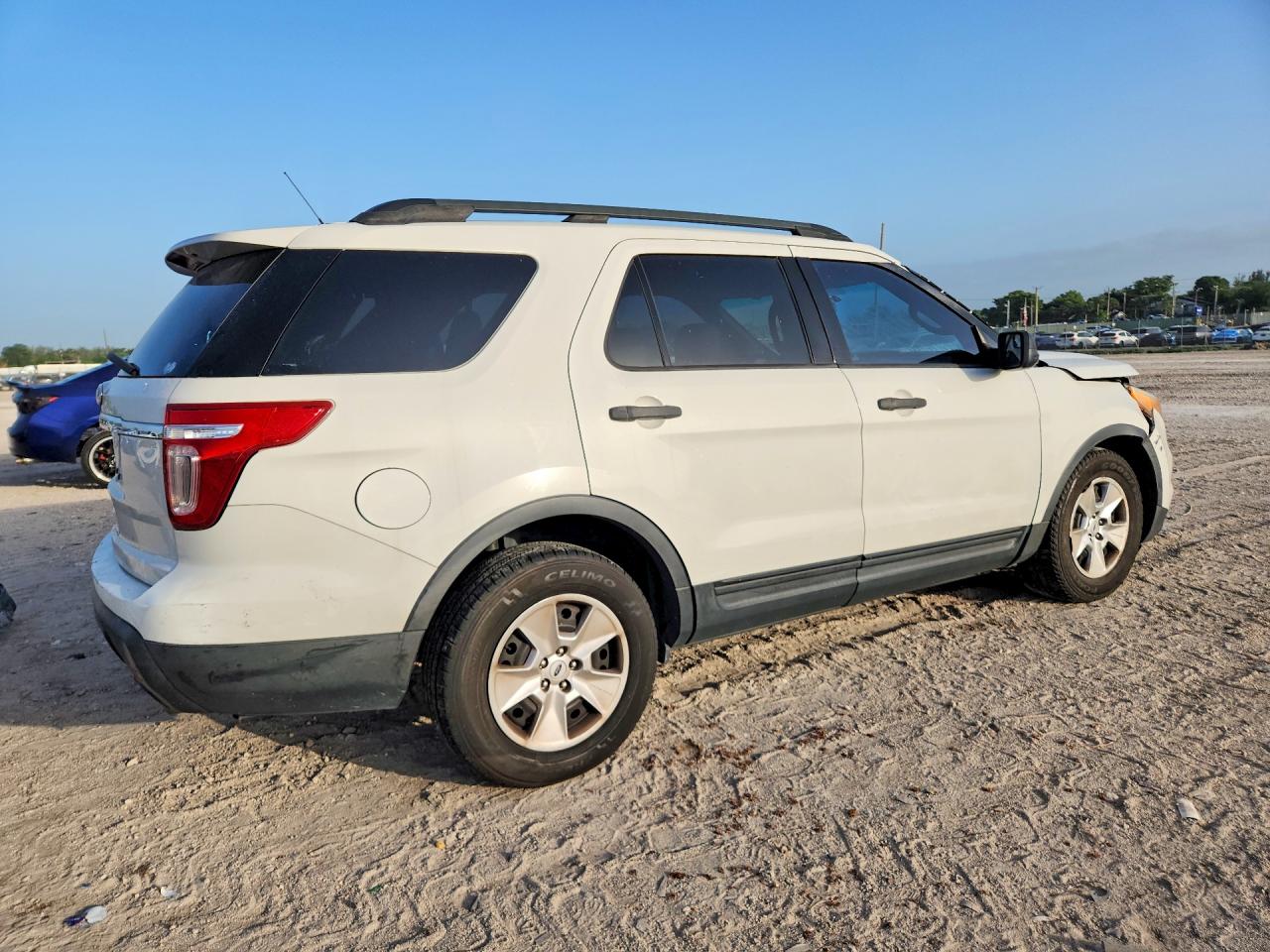 2012 Ford Explorer White vin: 1FMHK7B8XCGA79919