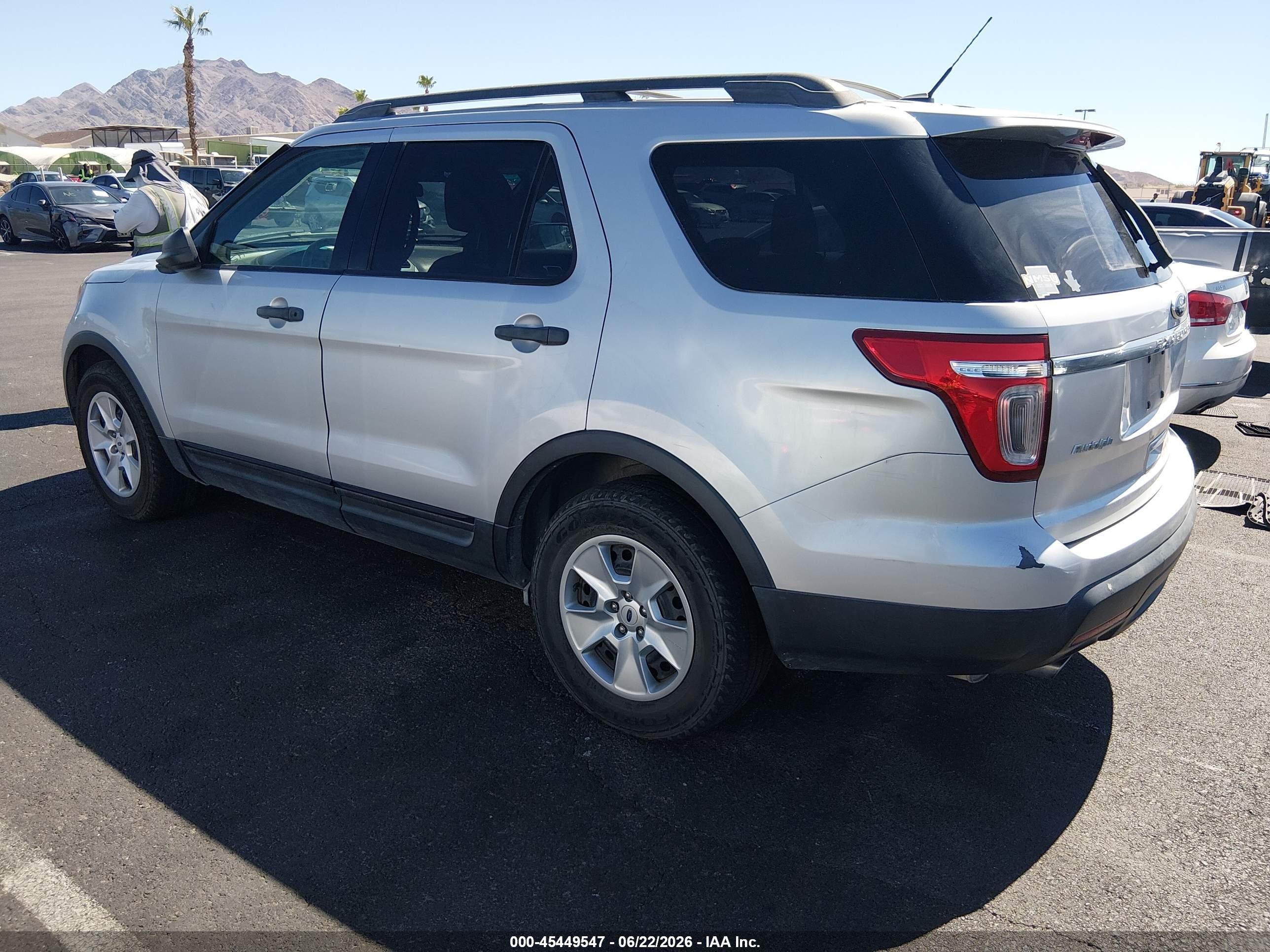 2012 Ford Explorer   Silver vin: 1FMHK7B97CGA01574