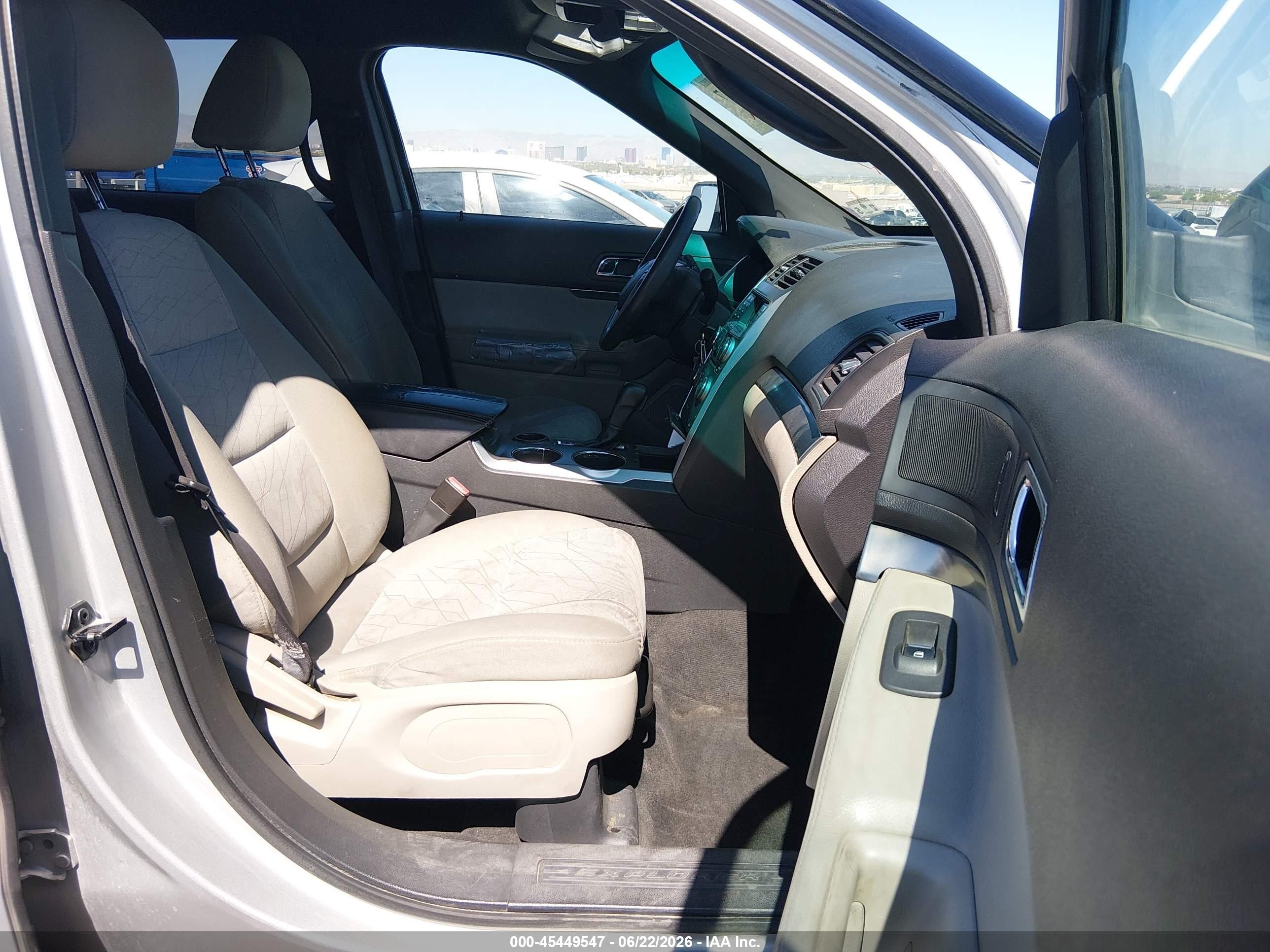 2012 Ford Explorer   Silver vin: 1FMHK7B97CGA01574