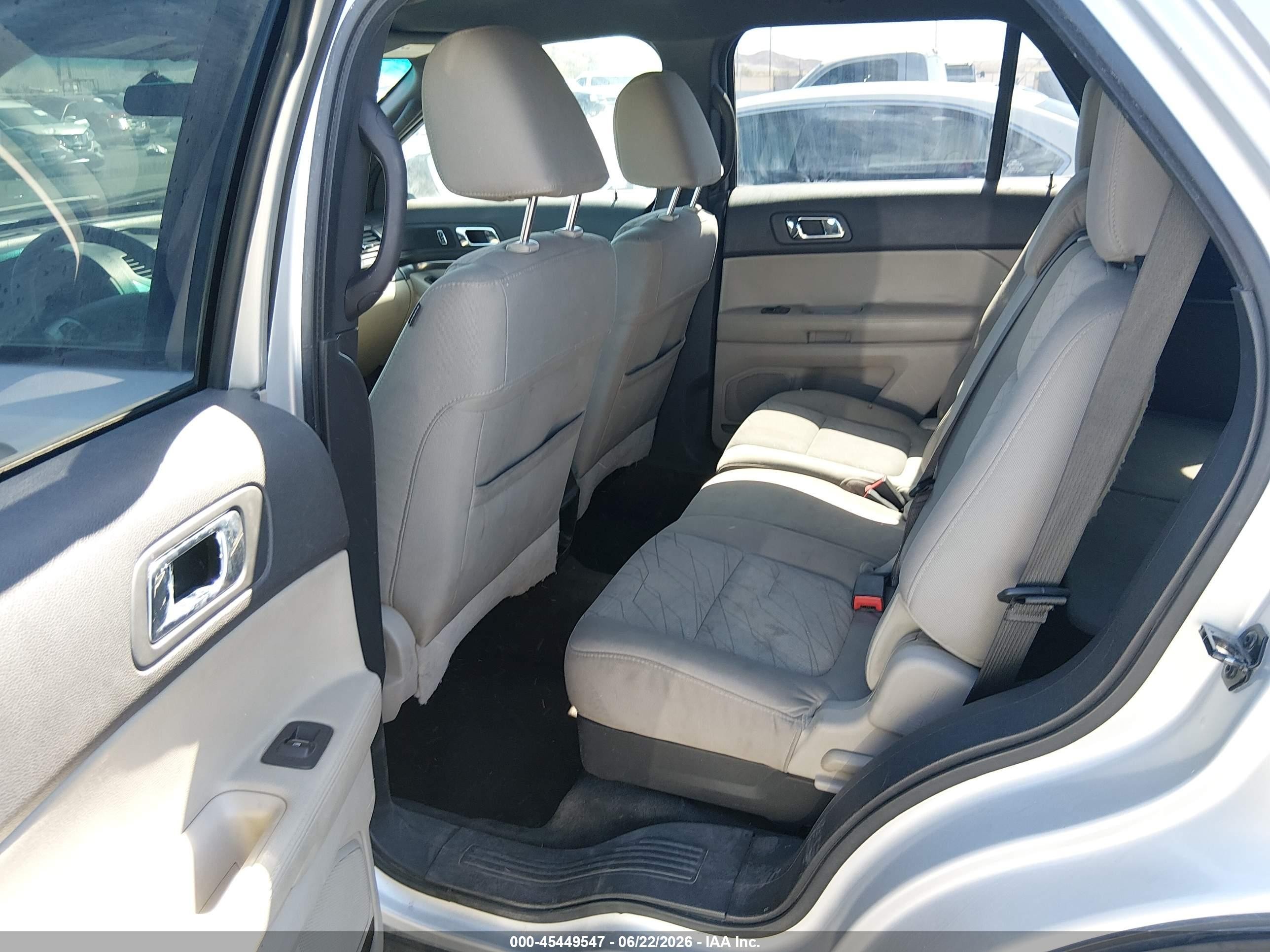 2012 Ford Explorer   Silver vin: 1FMHK7B97CGA01574